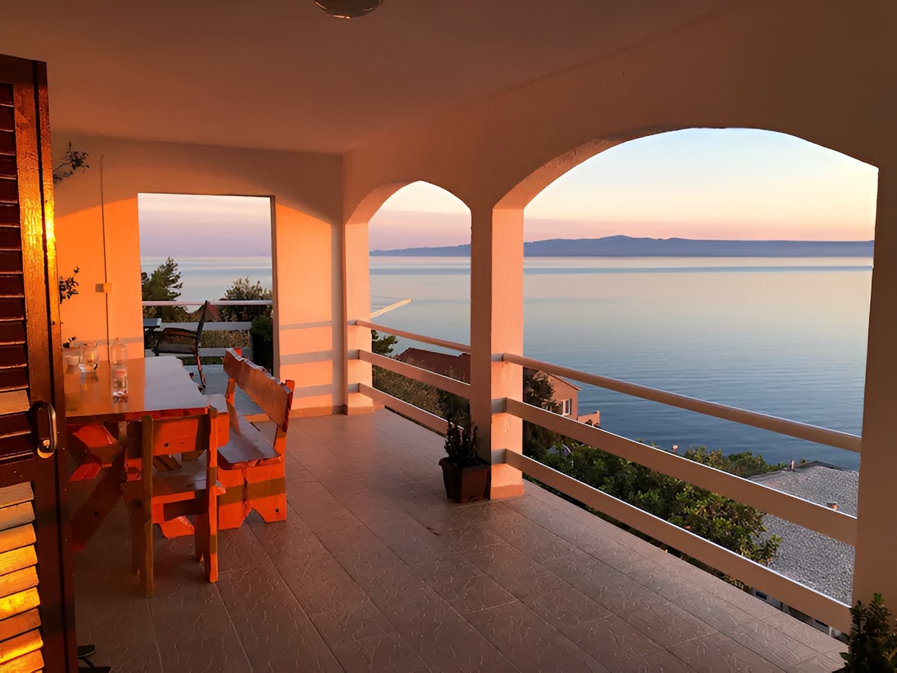 Three bedroom house with terrace and sea view Prigradica, Korčula  K