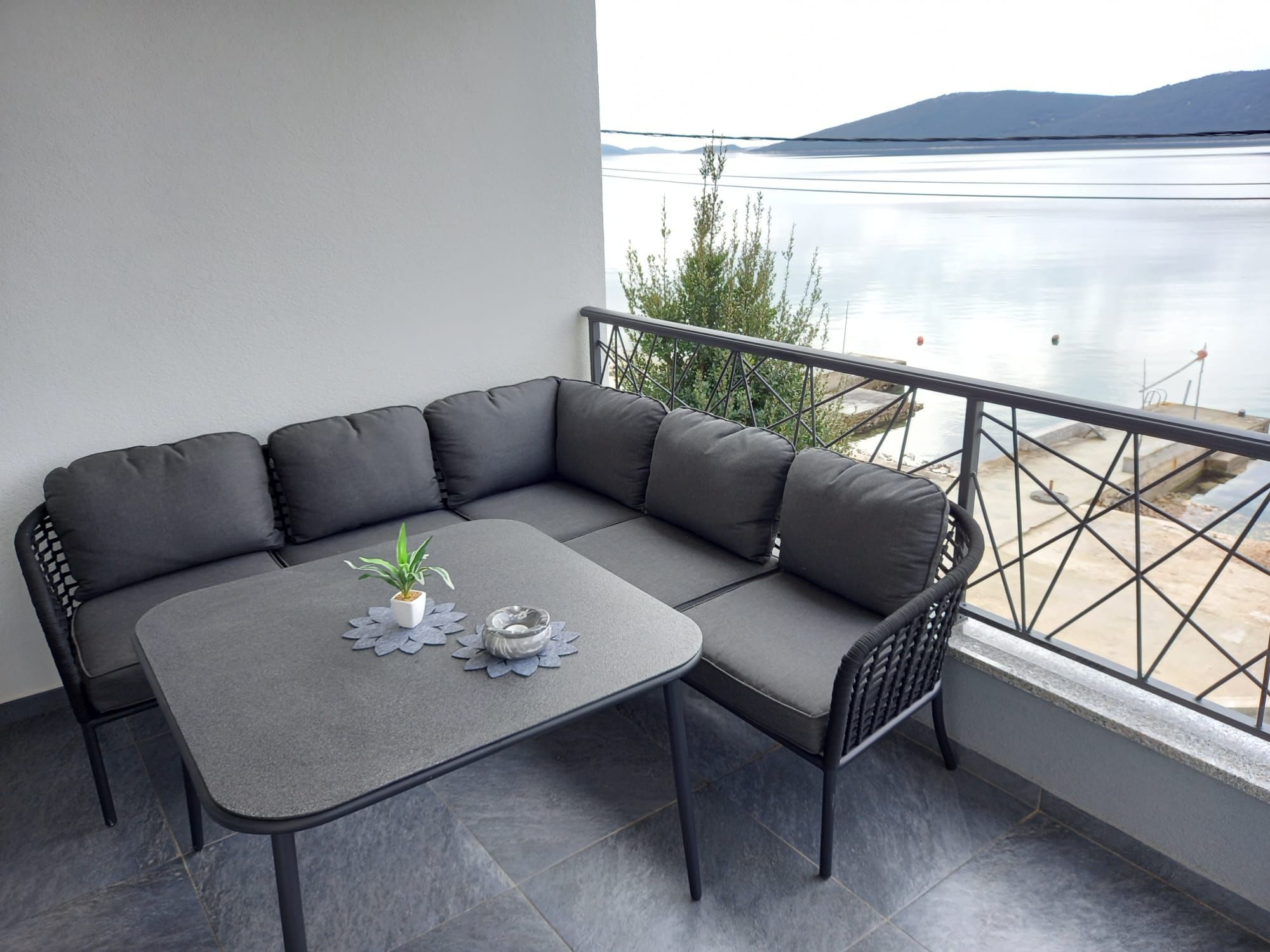 One bedroom apartment near beach Brgulje, Molat  A-a