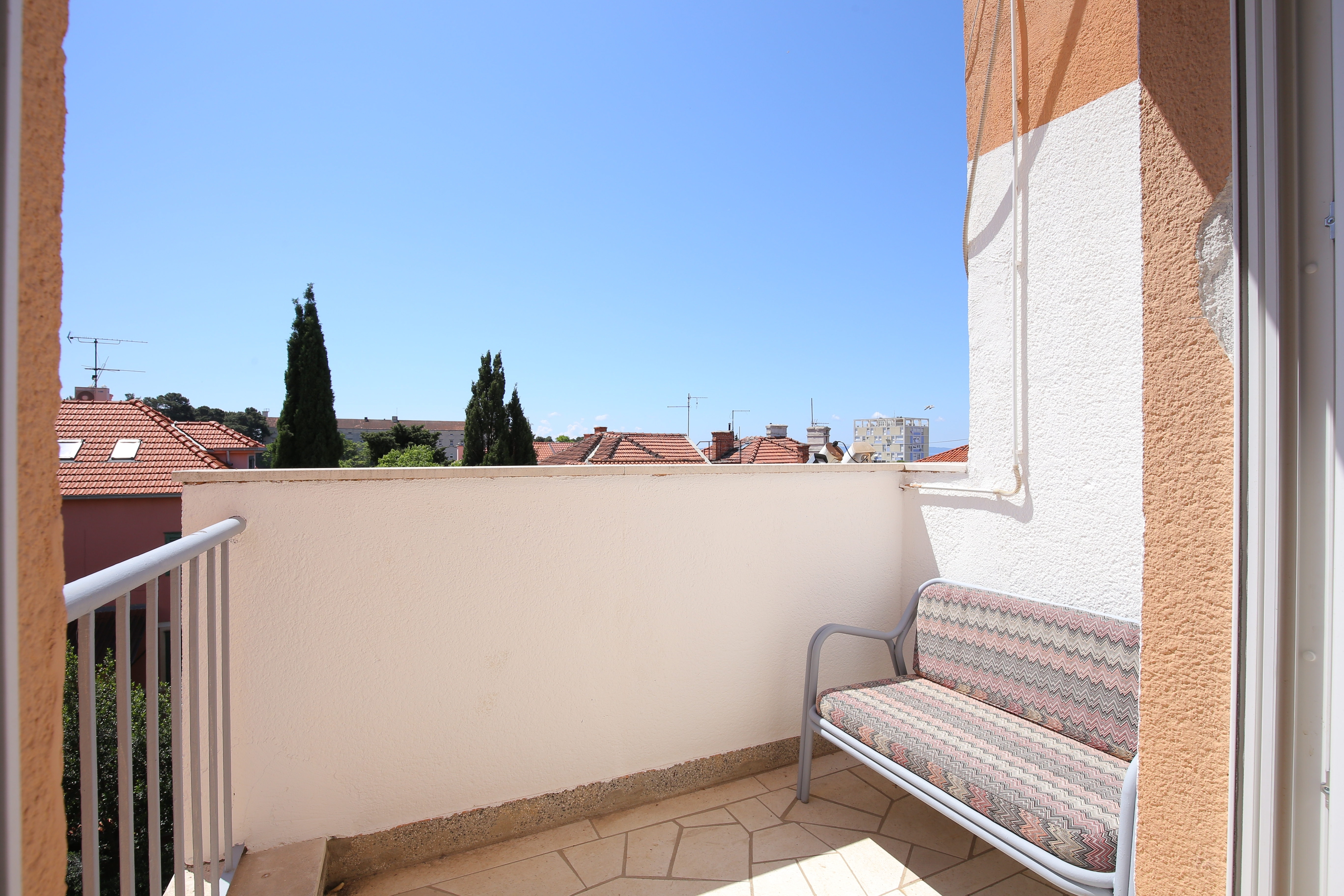 Three bedroom apartment with terrace Split  A-b