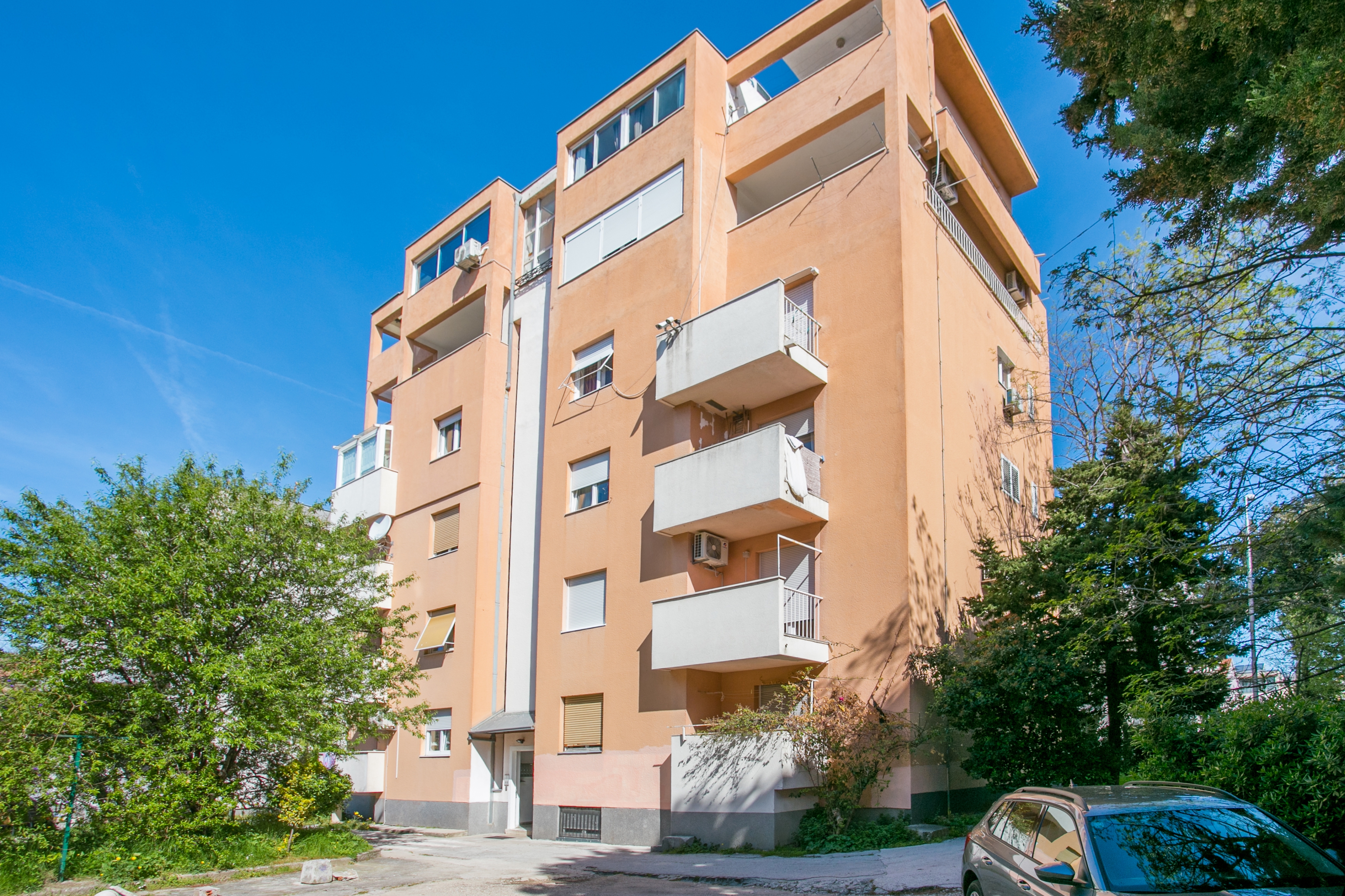 Three bedroom apartment with terrace Split (A-22909-b)