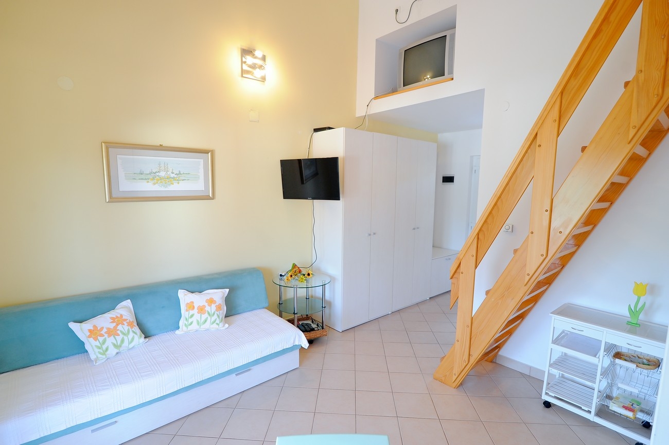 One bedroom apartment with terrace and sea view Cove Mala Lamjana (Ugljan) (A-22928-a)