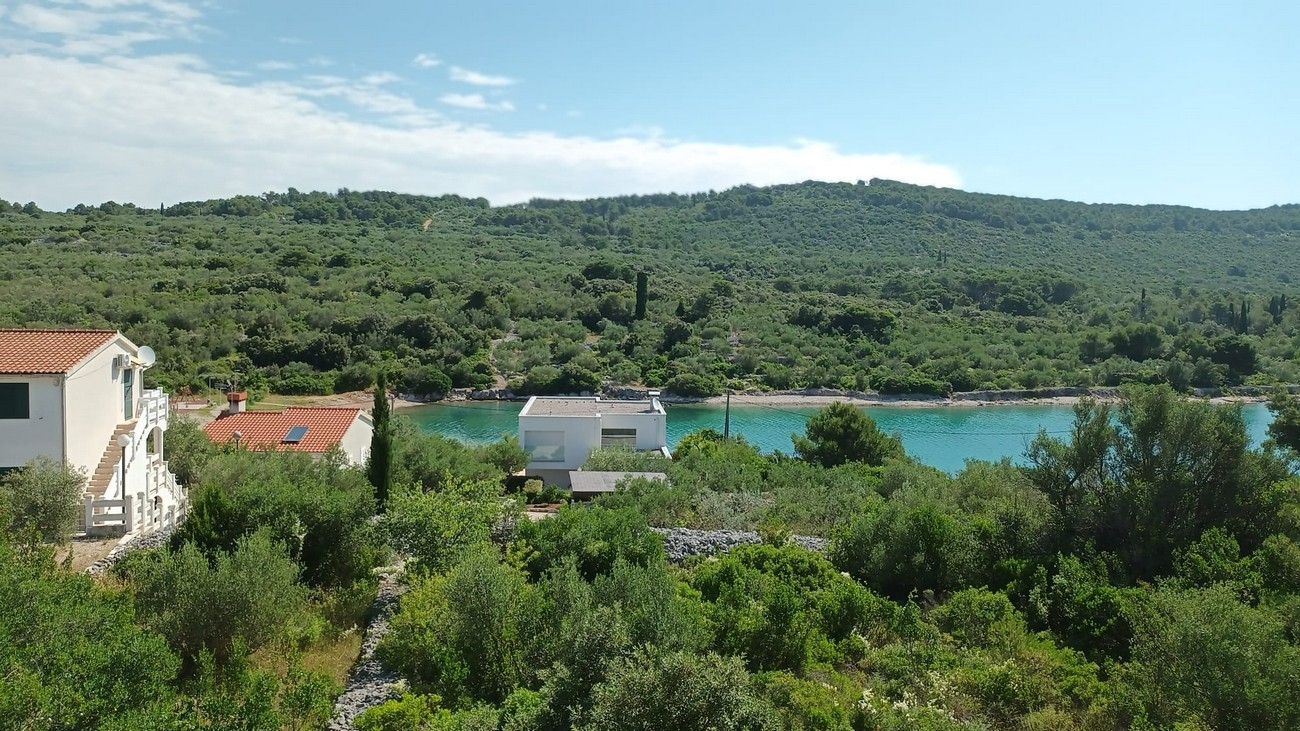 One bedroom apartment with terrace and sea view Cove Mala Lamjana, Ugljan  A-a