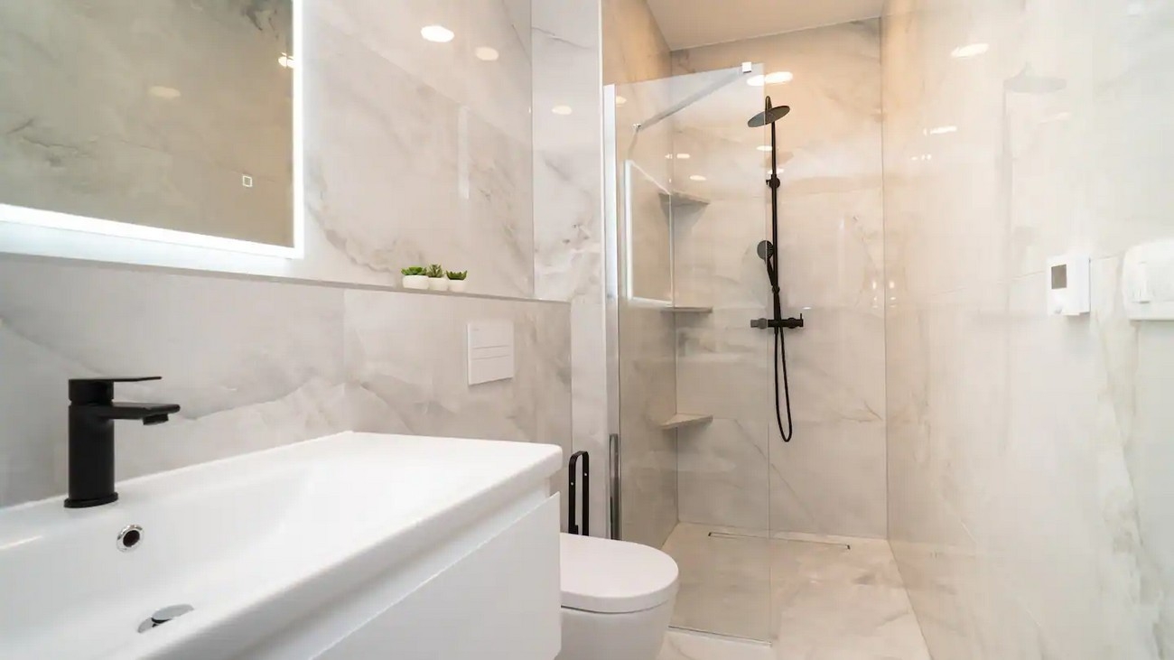 Three bedroom apartment near beach Seget Donji, Trogir  A-a