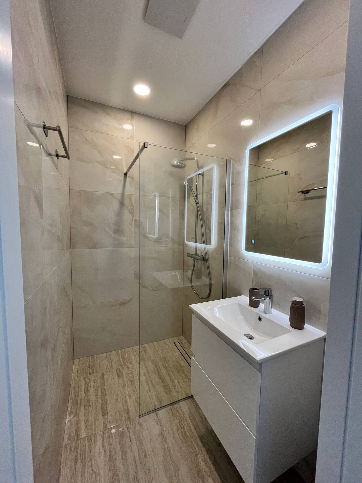 Three bedroom apartment near beach Seget Donji, Trogir  A-a