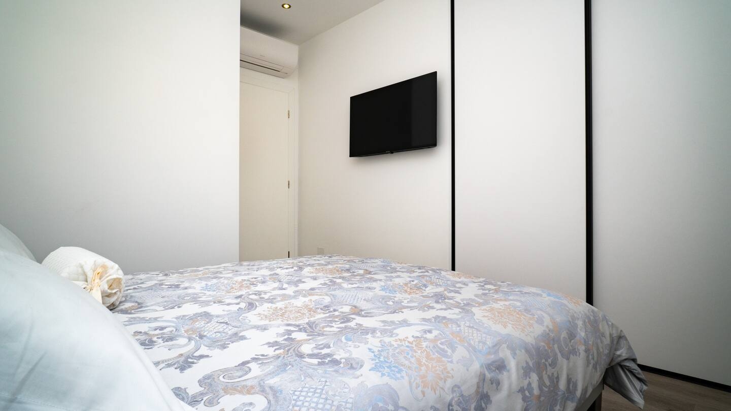 Three bedroom apartment near beach Seget Donji, Trogir  A-a