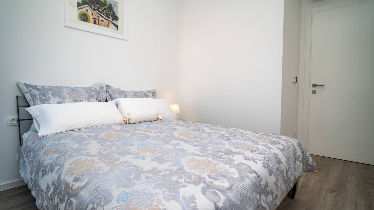 Three bedroom apartment near beach Seget Donji, Trogir  A-a