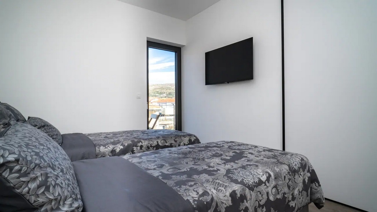 Three bedroom apartment near beach Seget Donji, Trogir  A-a