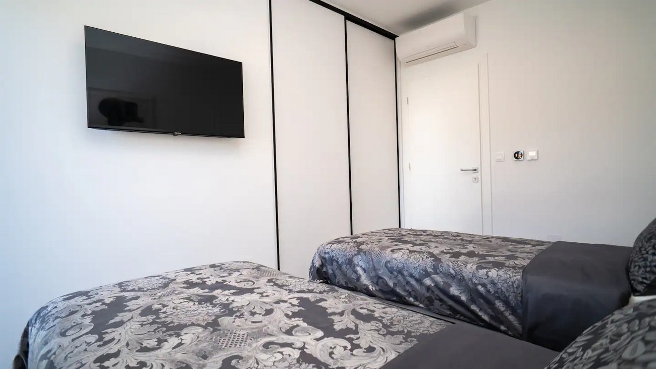 Three bedroom apartment near beach Seget Donji, Trogir  A-a