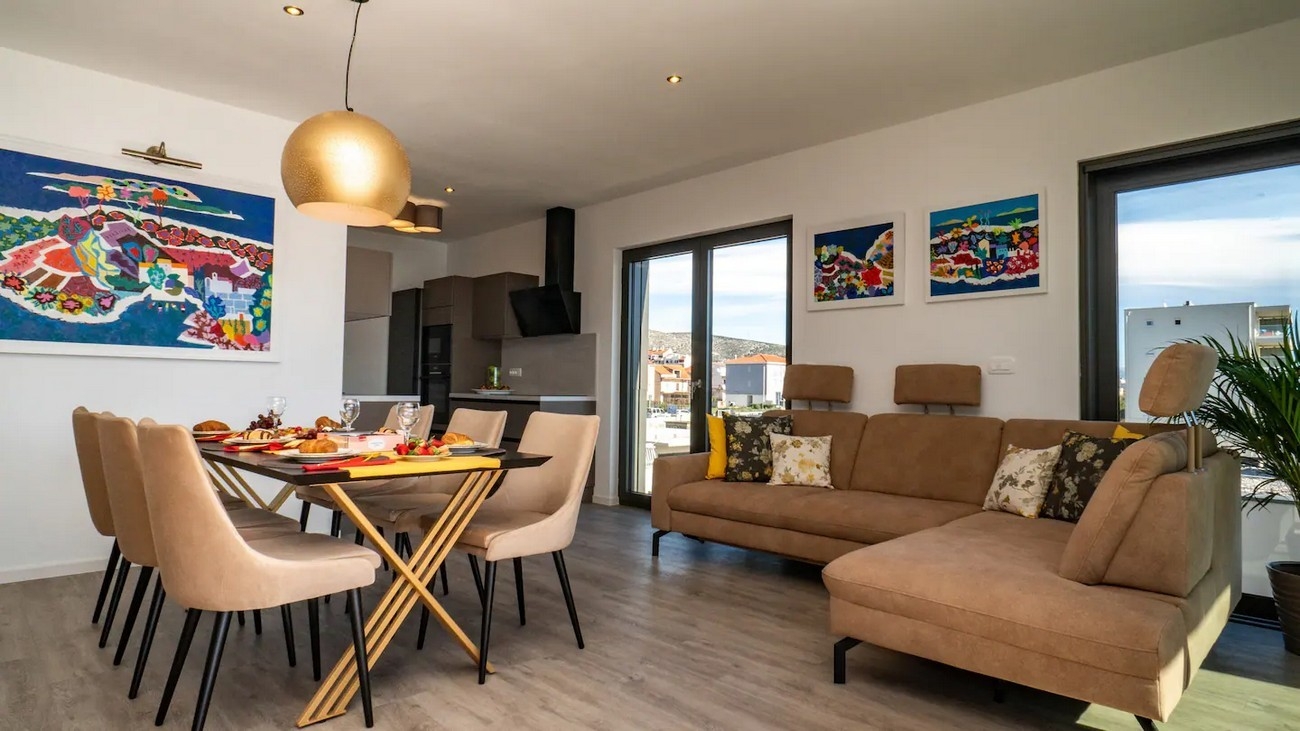 Three bedroom apartment near beach Seget Donji, Trogir  A-a