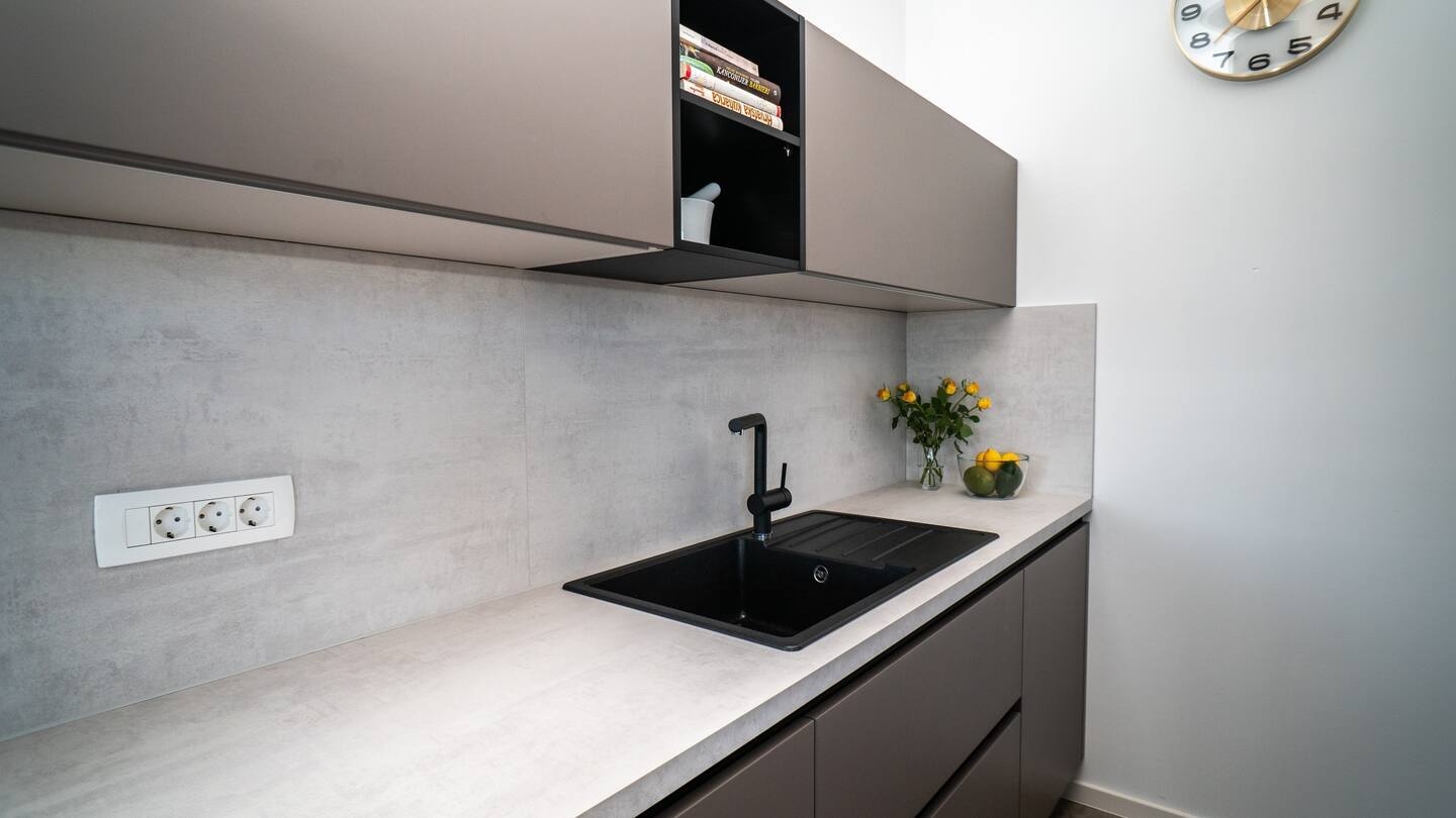 Three bedroom apartment near beach Seget Donji, Trogir  A-a