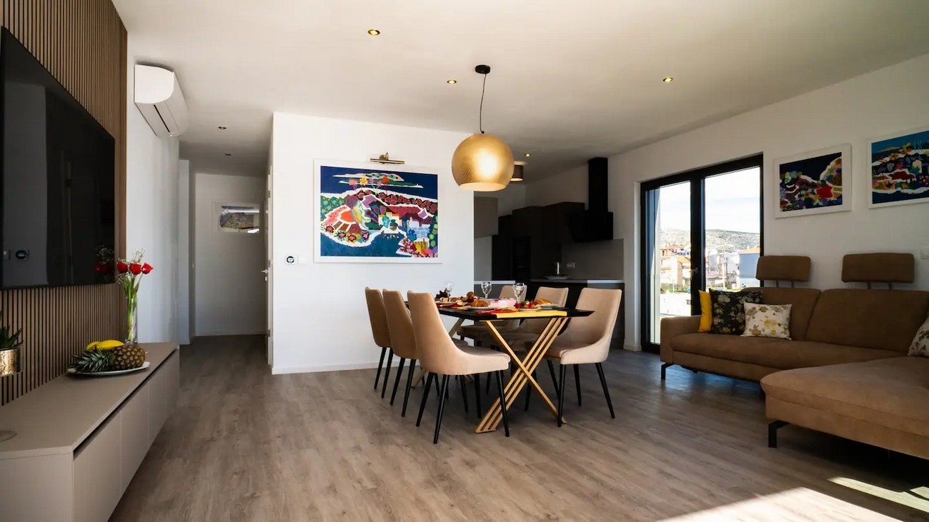 Three bedroom apartment near beach Seget Donji, Trogir  A-a