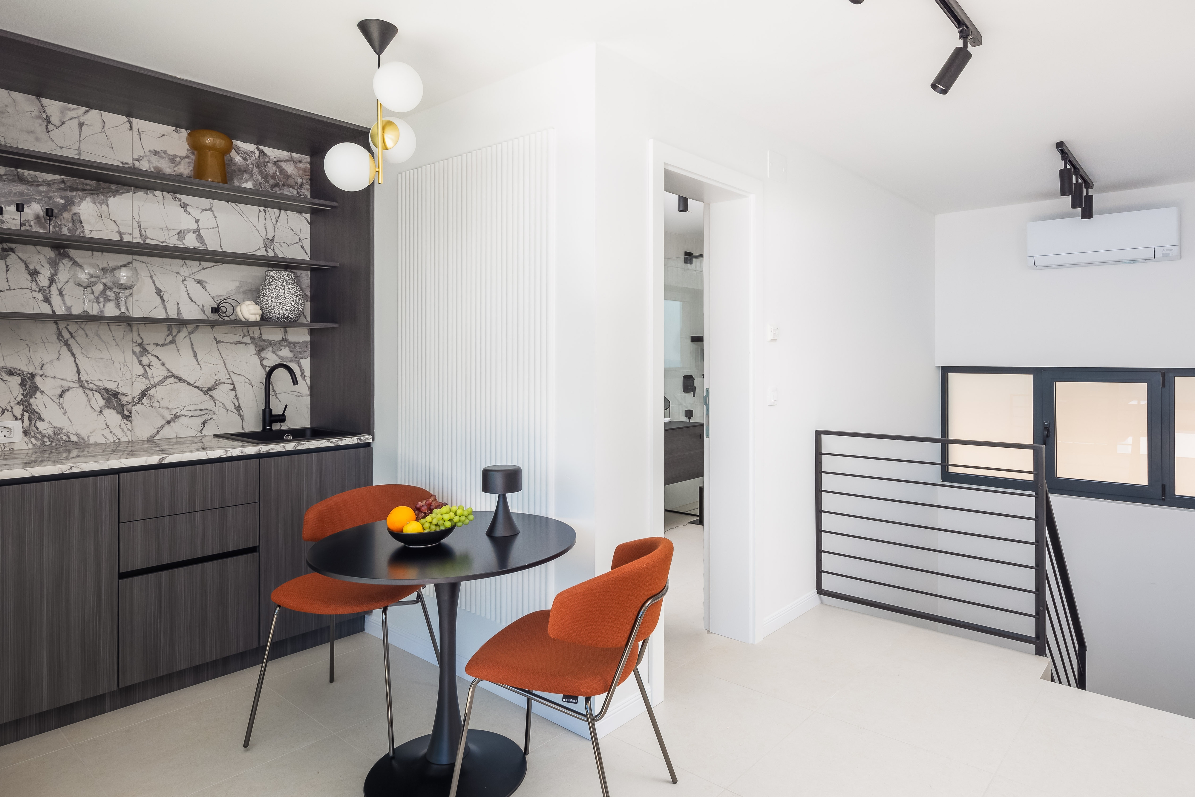 Comfortable and spacious house with terrace and sea view Rastići, Čiovo  K