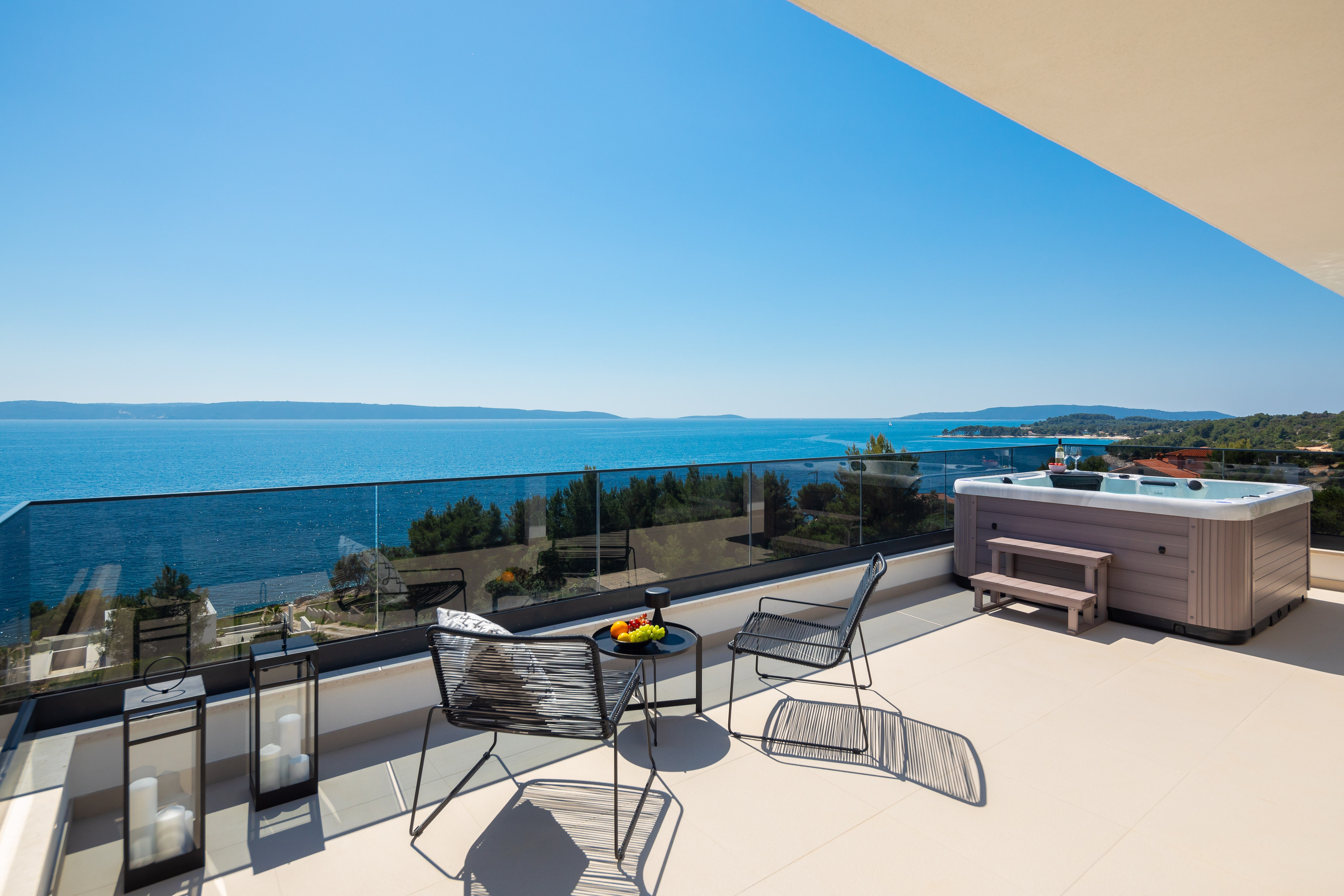 Comfortable and spacious house with terrace and sea view Rastići, Čiovo  K