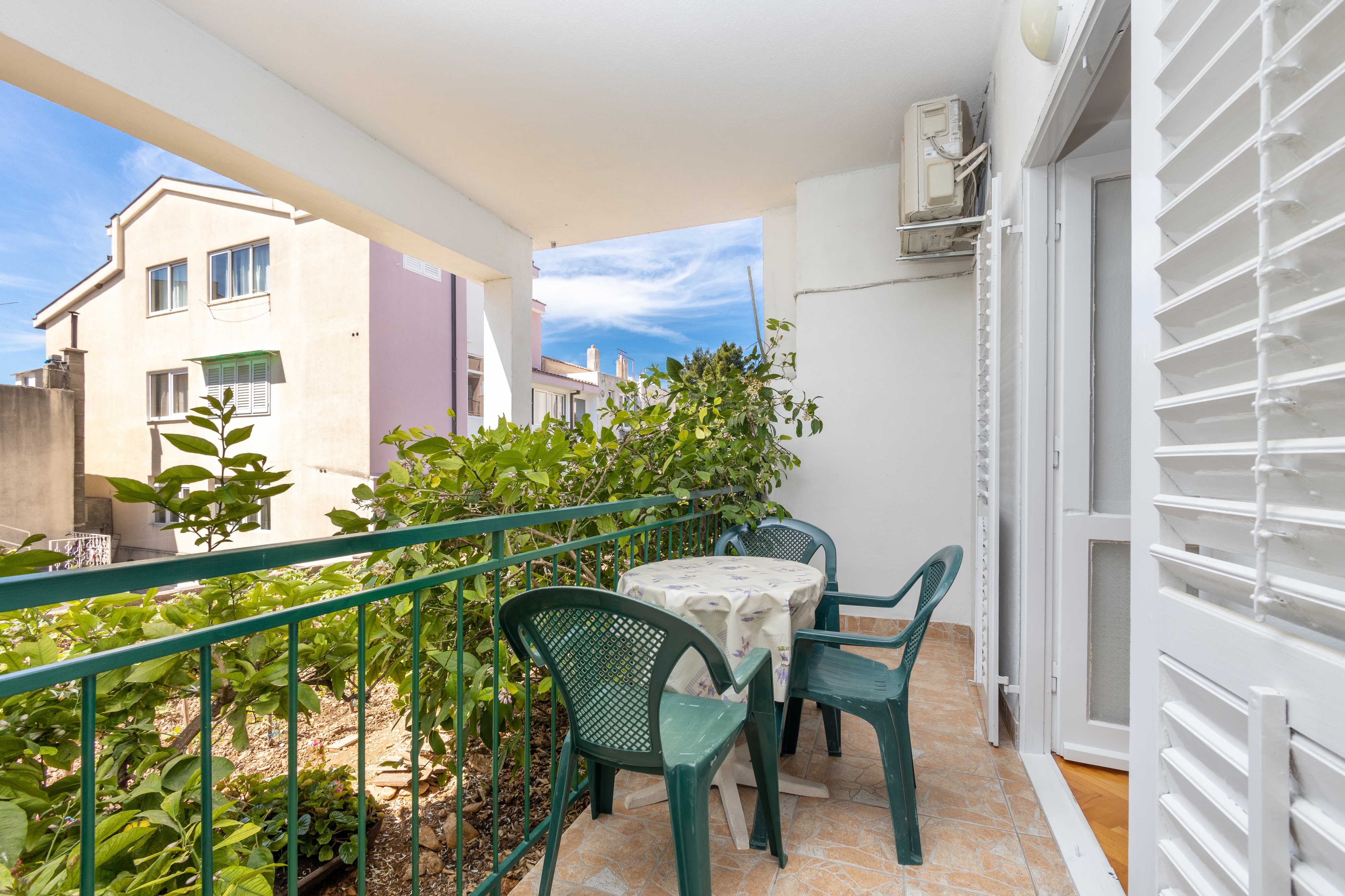 Two bedroom apartment with balcony Tučepi, Makarska (A-22936-a)
