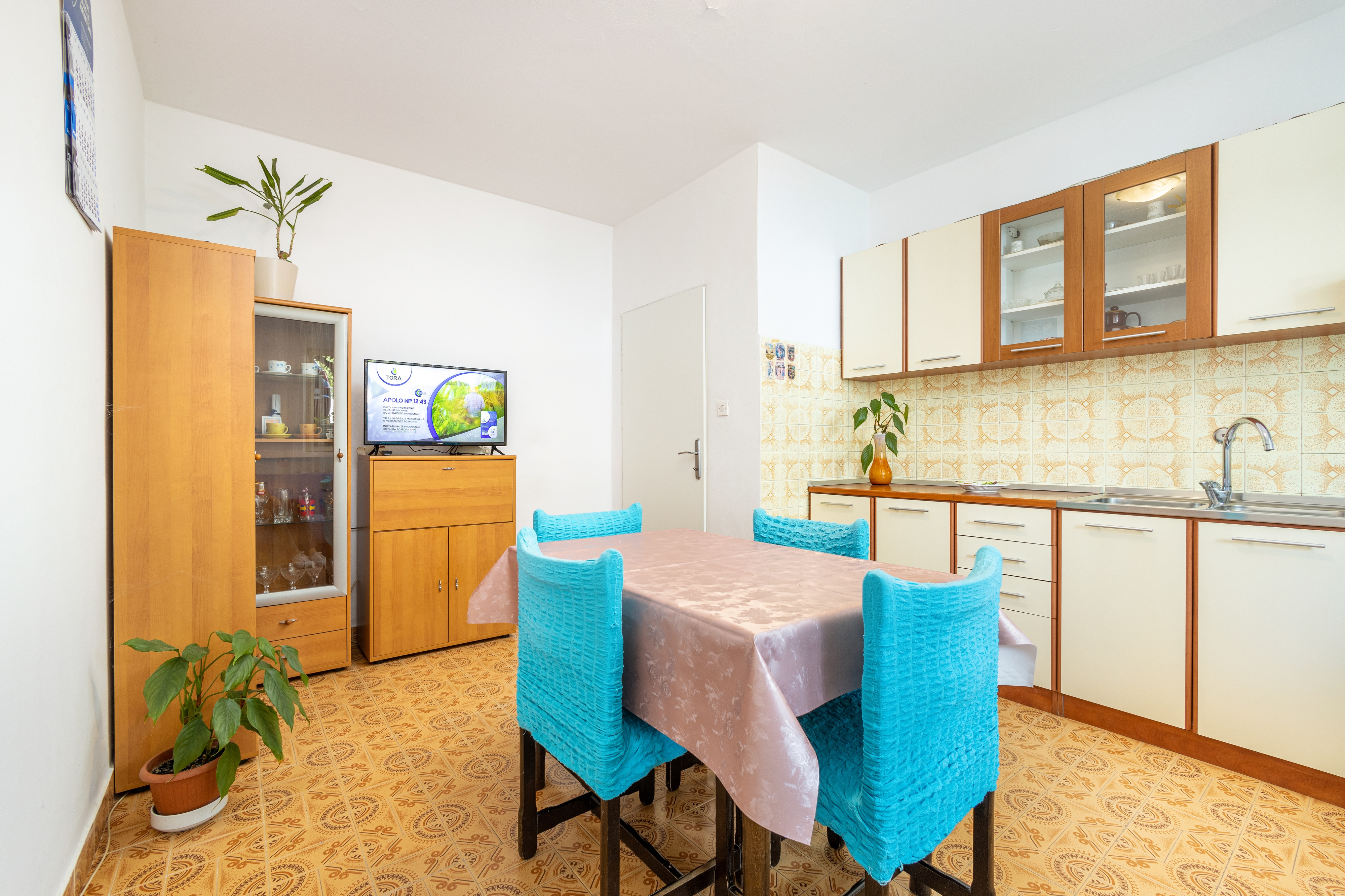 Two bedroom apartment with balcony Tučepi (Makarska) (A-22936-a)