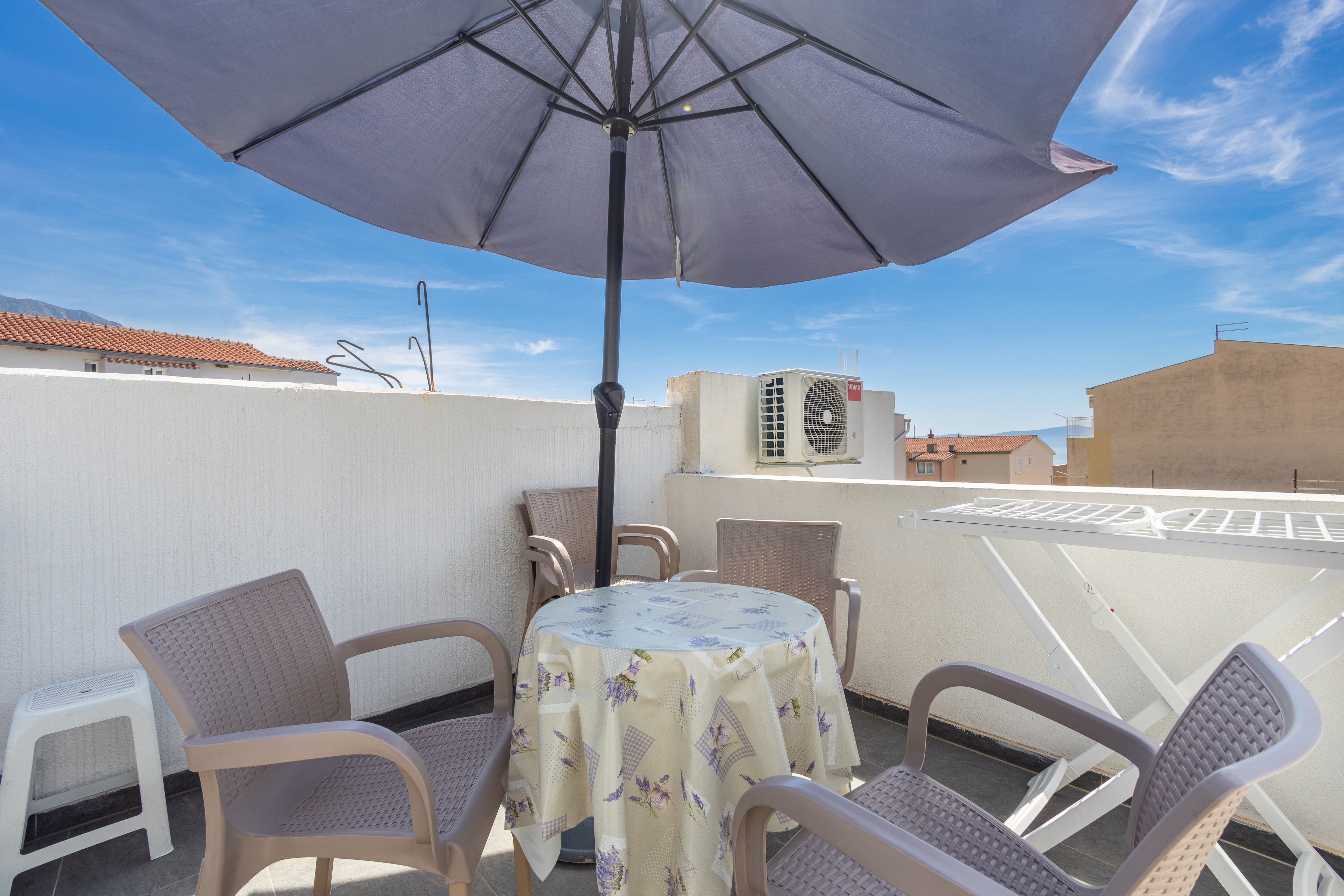 Studio flat with terrace Tučepi, Makarska (AS-22936-a)