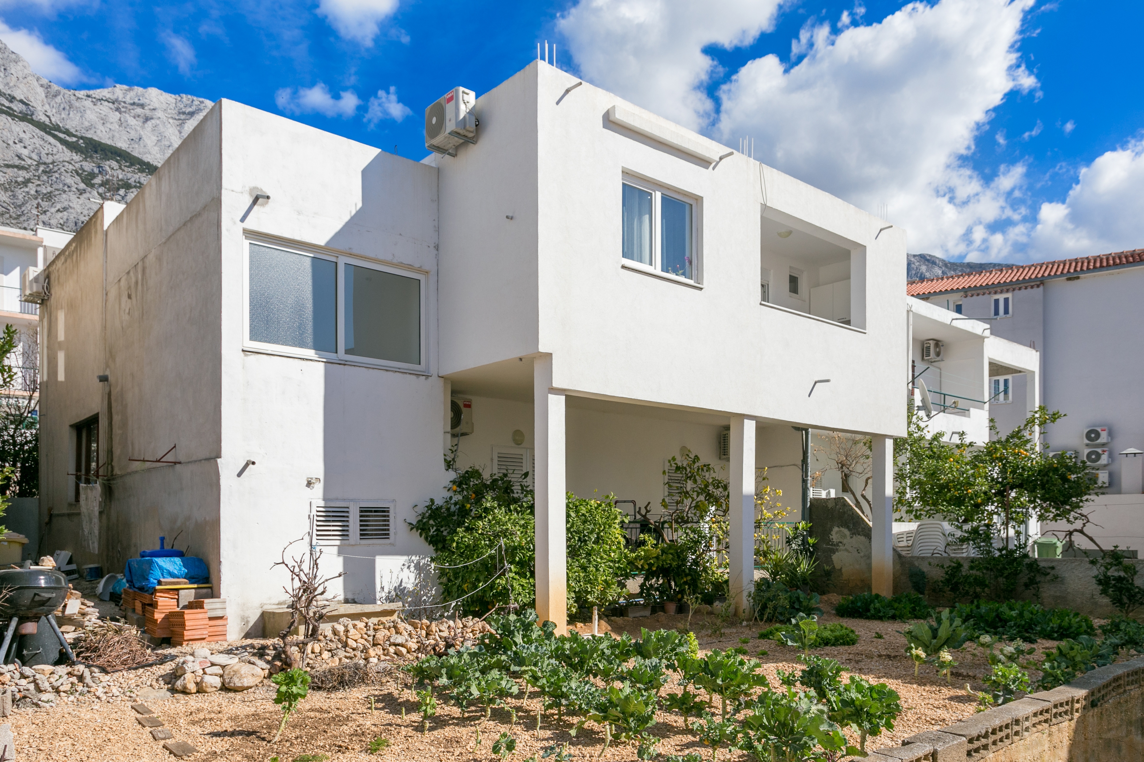 Two bedroom apartment with balcony Tučepi (Makarska) (A-22936-a)