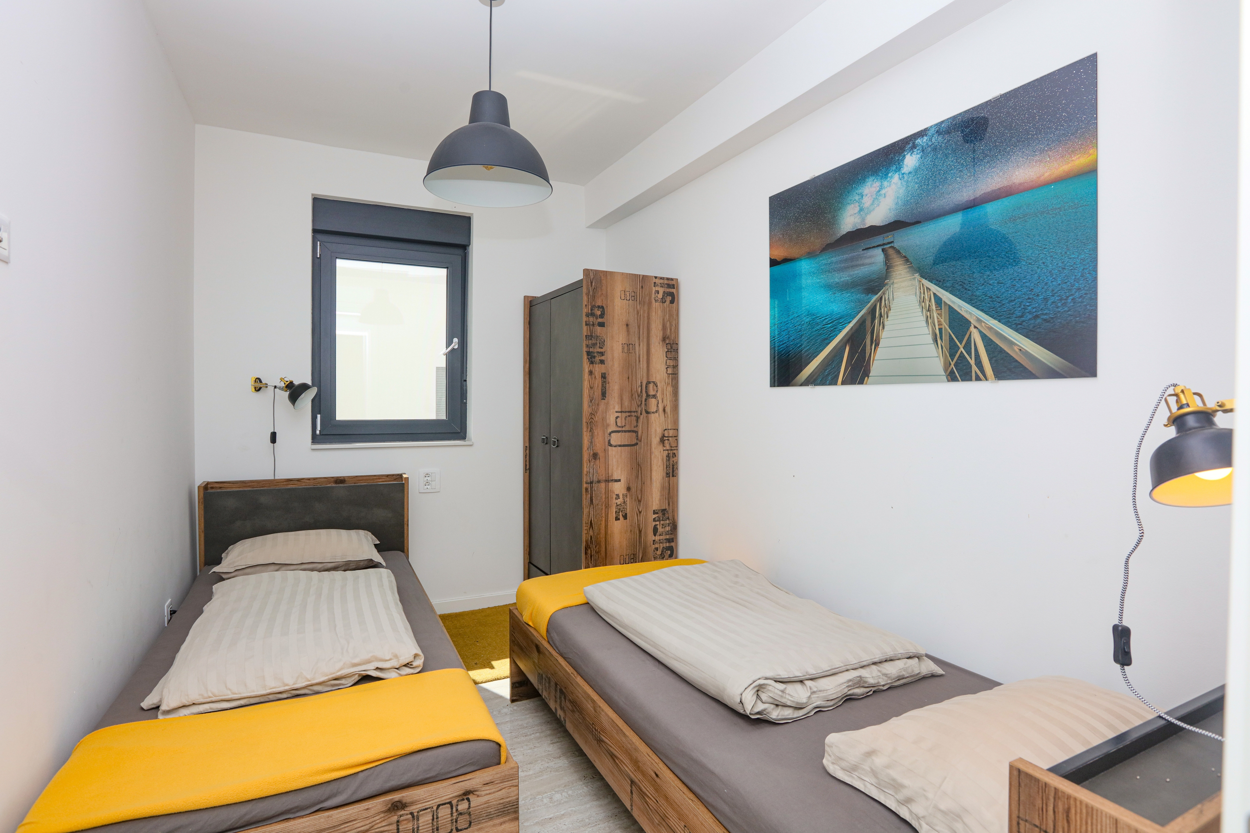 Three bedroom apartment with air-conditioning Murter  A-a