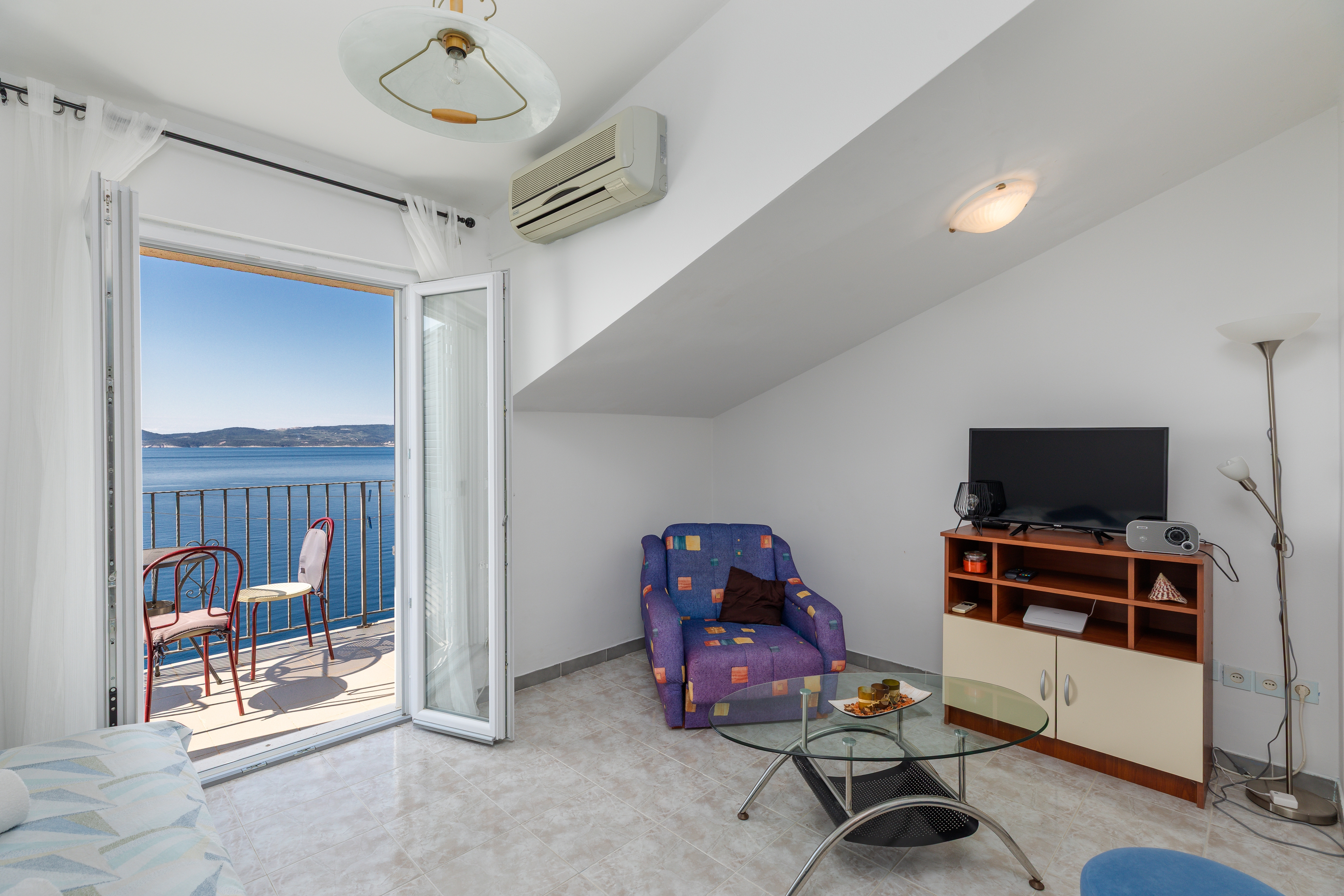 One bedroom apartment near beach Pisak (Omiš) (A-22946-a)