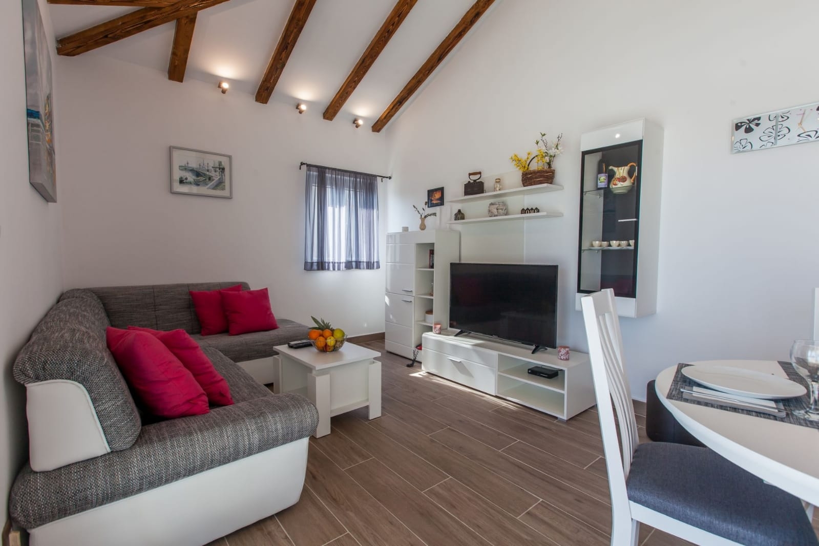 Two bedroom house with terrace and sea view Sevid, Trogir (K-22950) Two bedroom house with terrace and sea view Sevid, Trogir (K-22950)