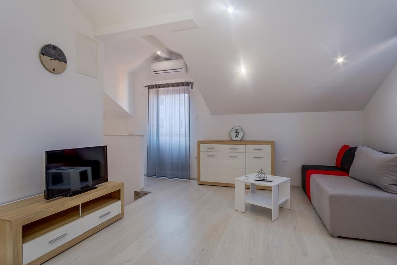 One bedroom apartment with air-conditioning Mali Lošinj (A-22952-b)