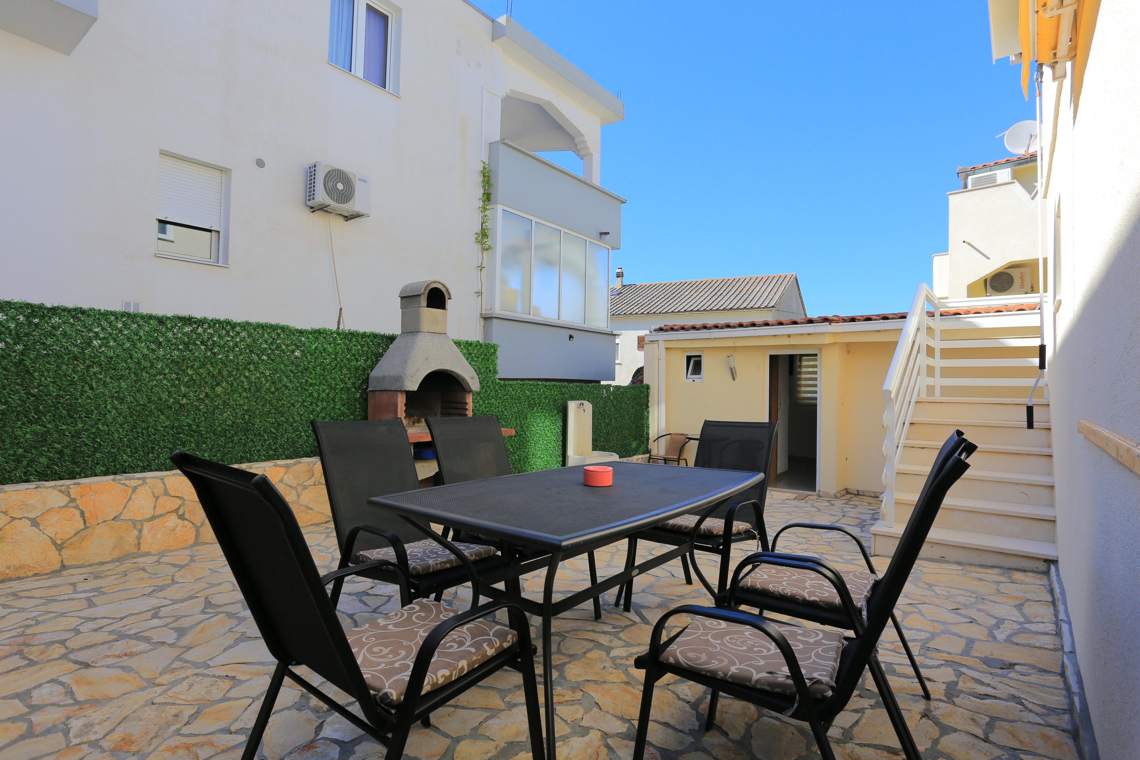 Two bedroom apartment near beach Mastrinka, Čiovo (A-22956-b) Two bedroom apartment near beach Mastrinka, Čiovo (A-22956-b)