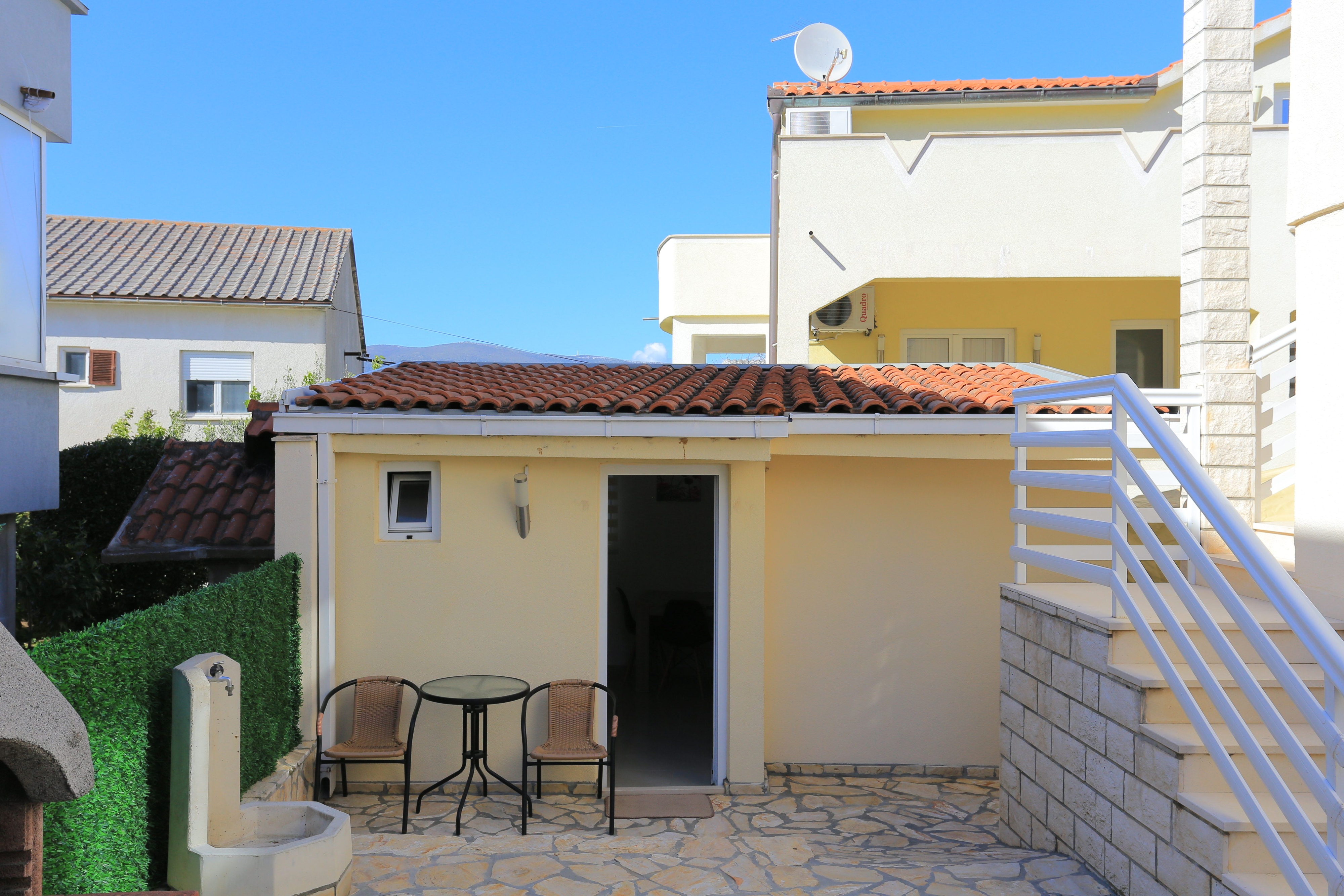 Two bedroom apartment near beach Mastrinka, Čiovo  A-b