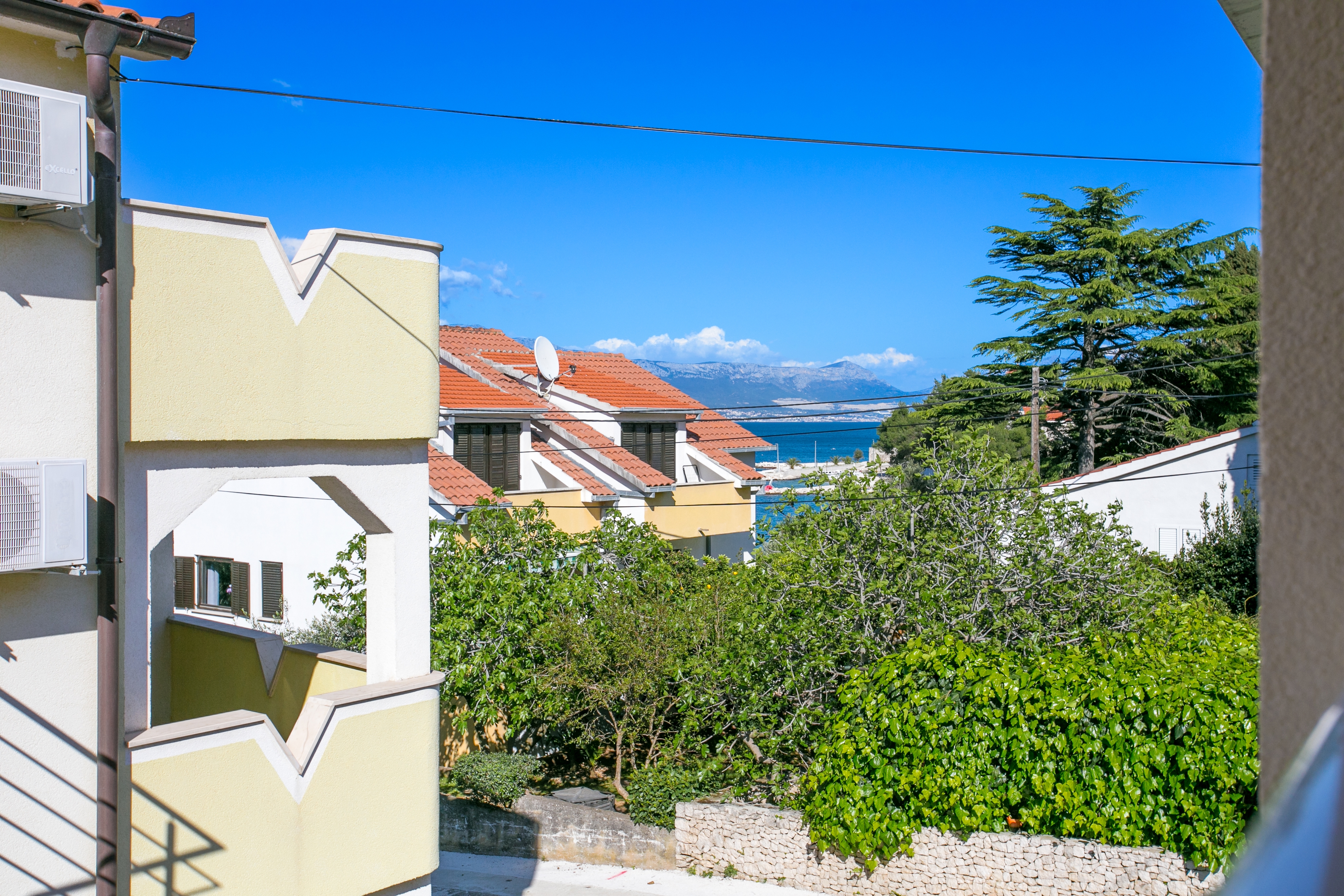 Two bedroom apartment near beach Mastrinka, Čiovo  A-c