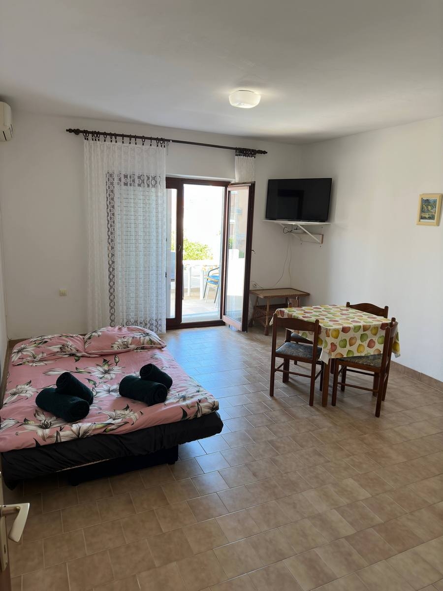 One bedroom apartment with terrace Novalja, Pag (A-22963-b) One bedroom apartment with terrace Novalja, Pag (A-22963-b)