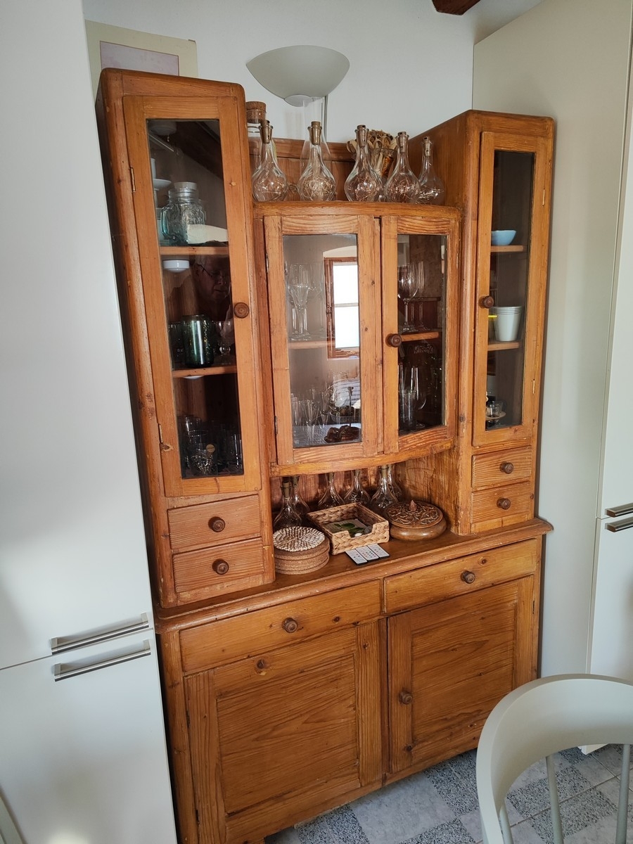 Top Cres Ustrine Top Cres Ustrine