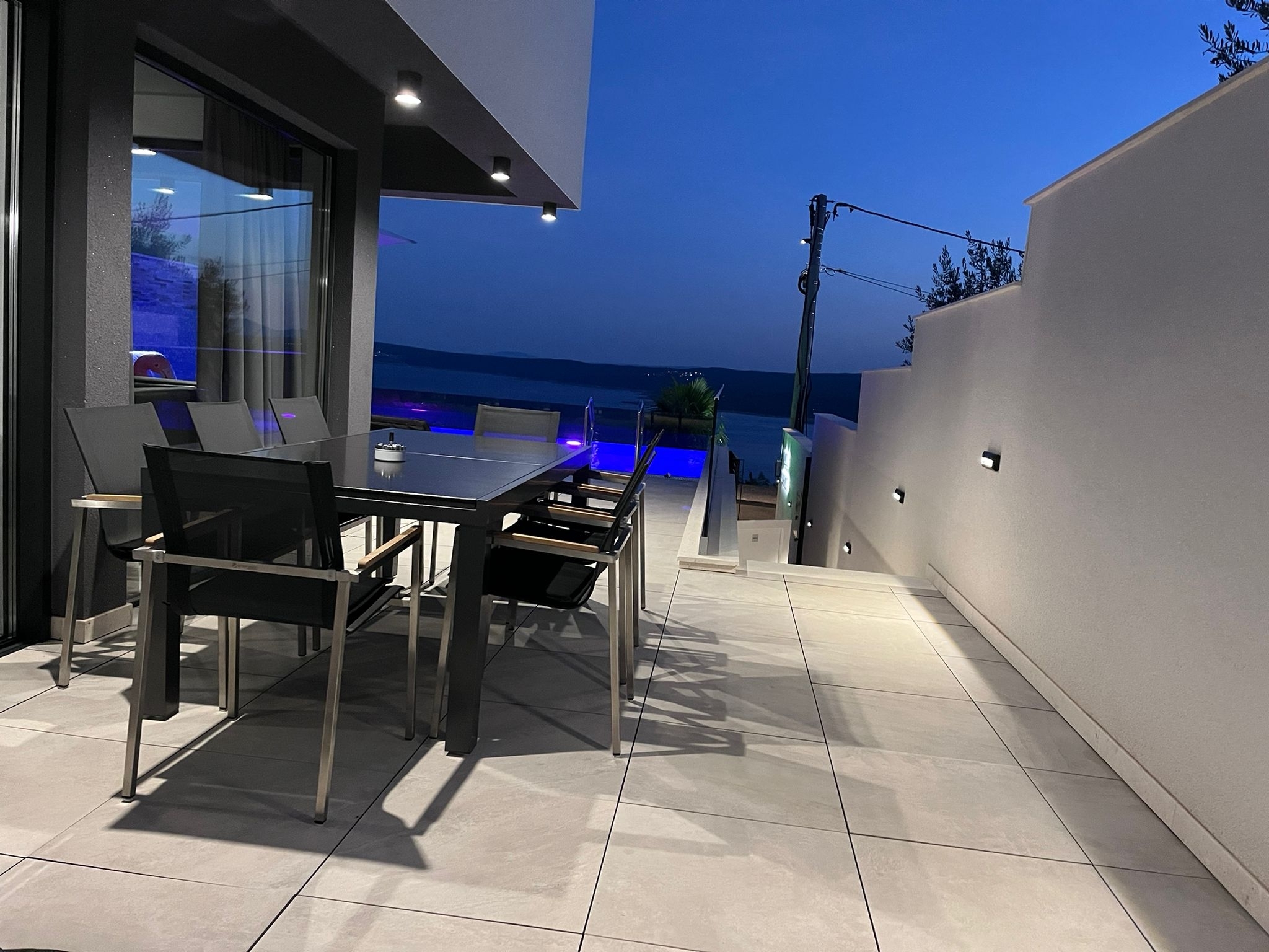 Four bedroom house with terrace and sea view Crikvenica  K