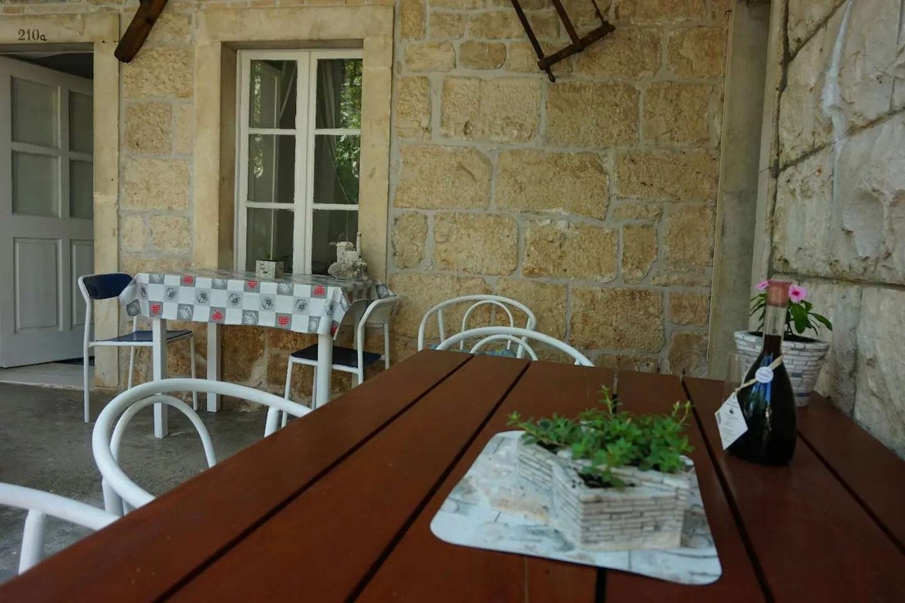 Two bedroom apartment with terrace Selca, Brač  A-a