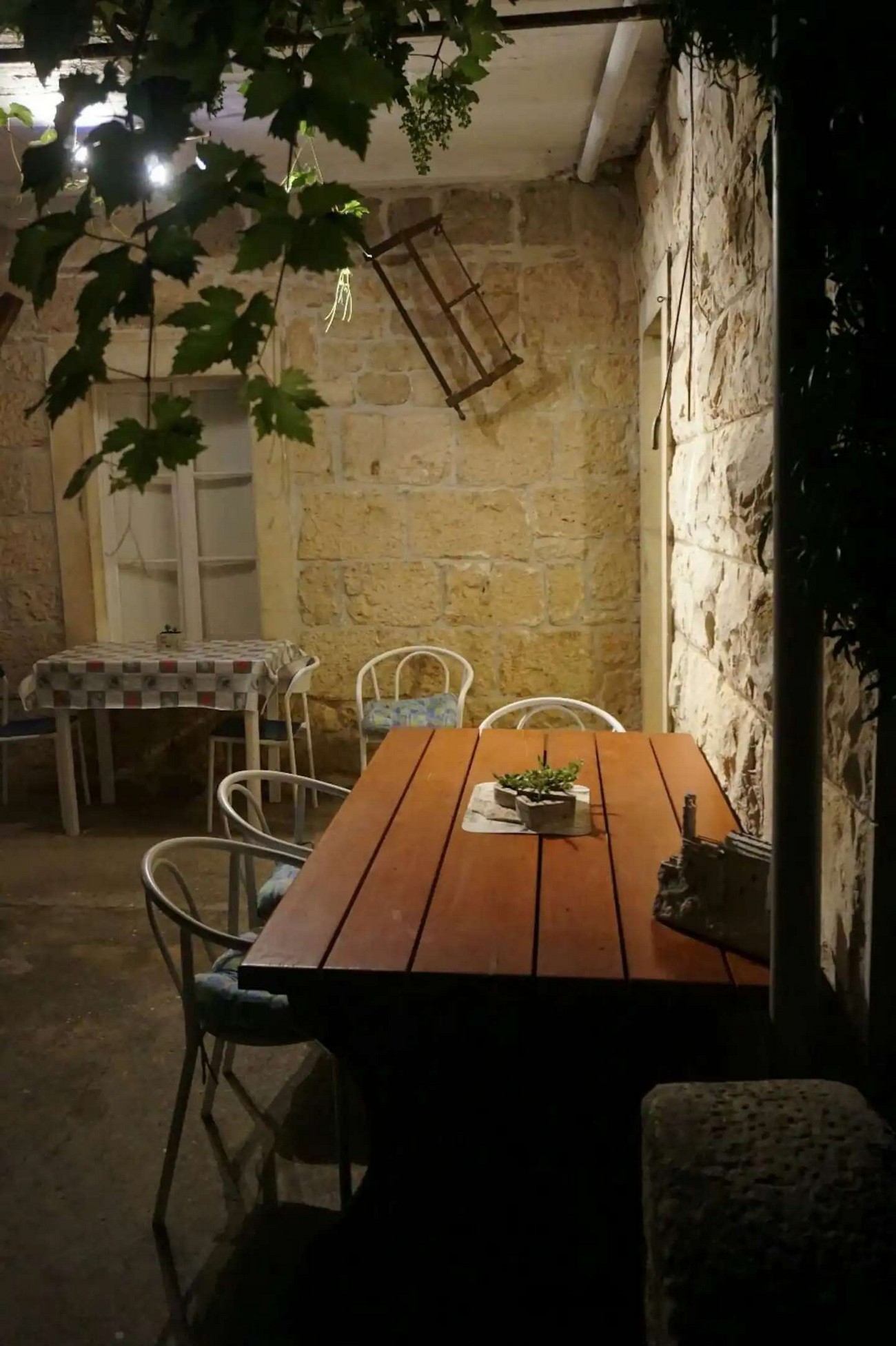 Two bedroom apartment with terrace Selca, Brač  A-a