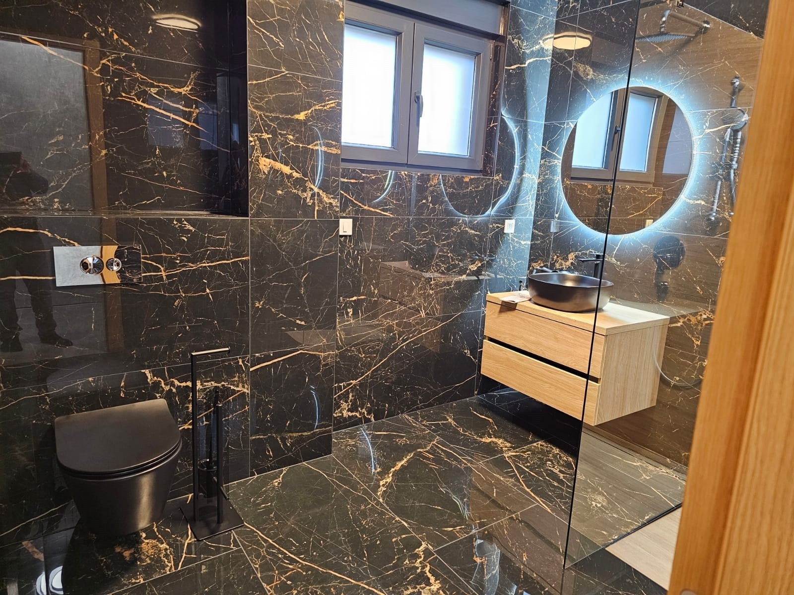 Two bedroom apartment with terrace Vir - Kozjak, Vir  A-a