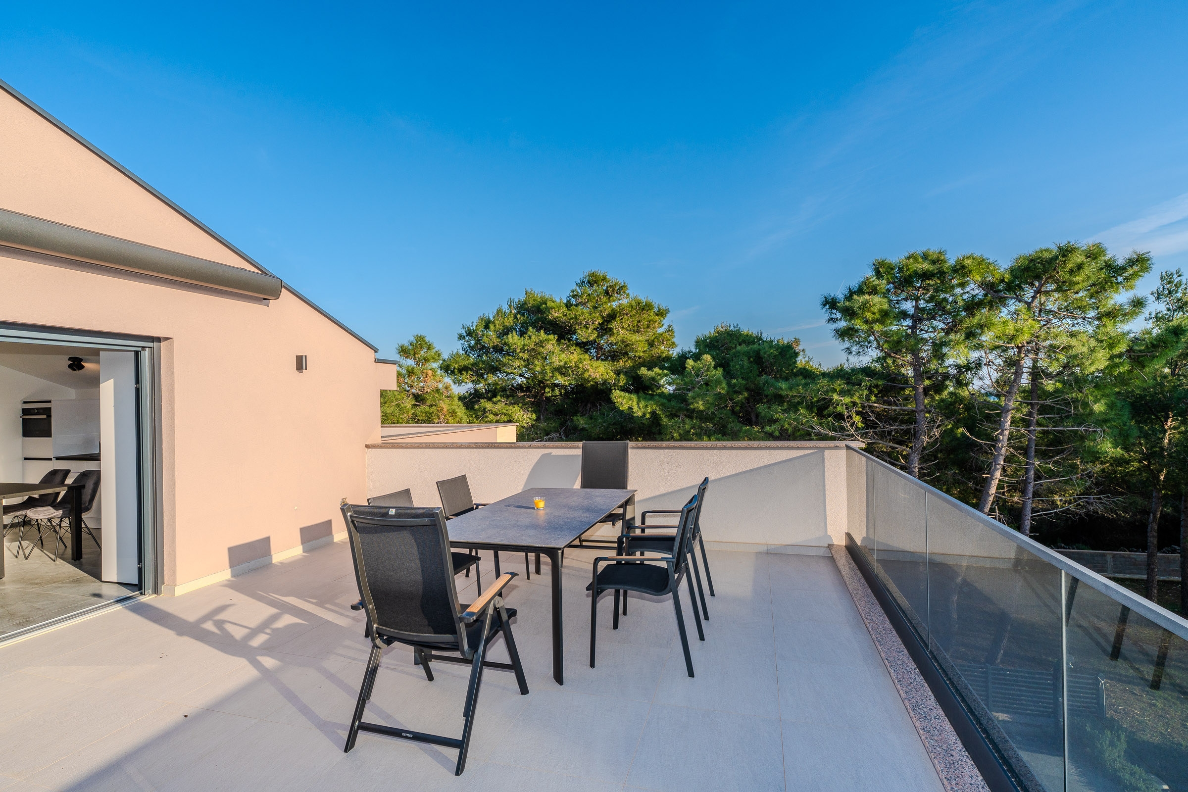 Two bedroom apartment with terrace Vir - Kozjak, Vir  A-c