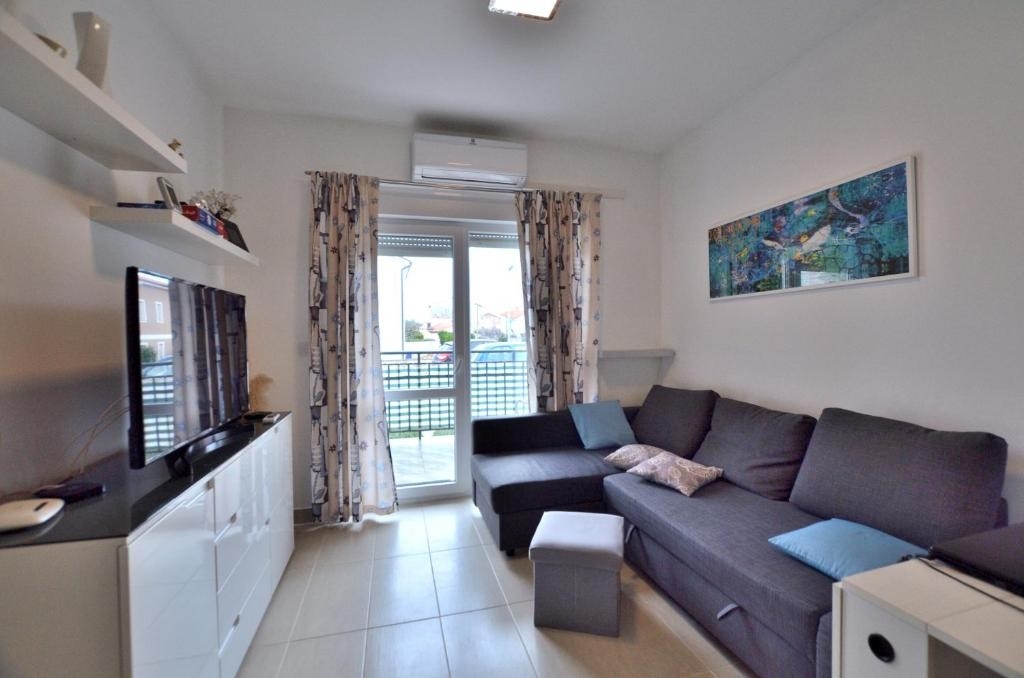 One bedroom apartment with terrace Fažana (A-22974-a)