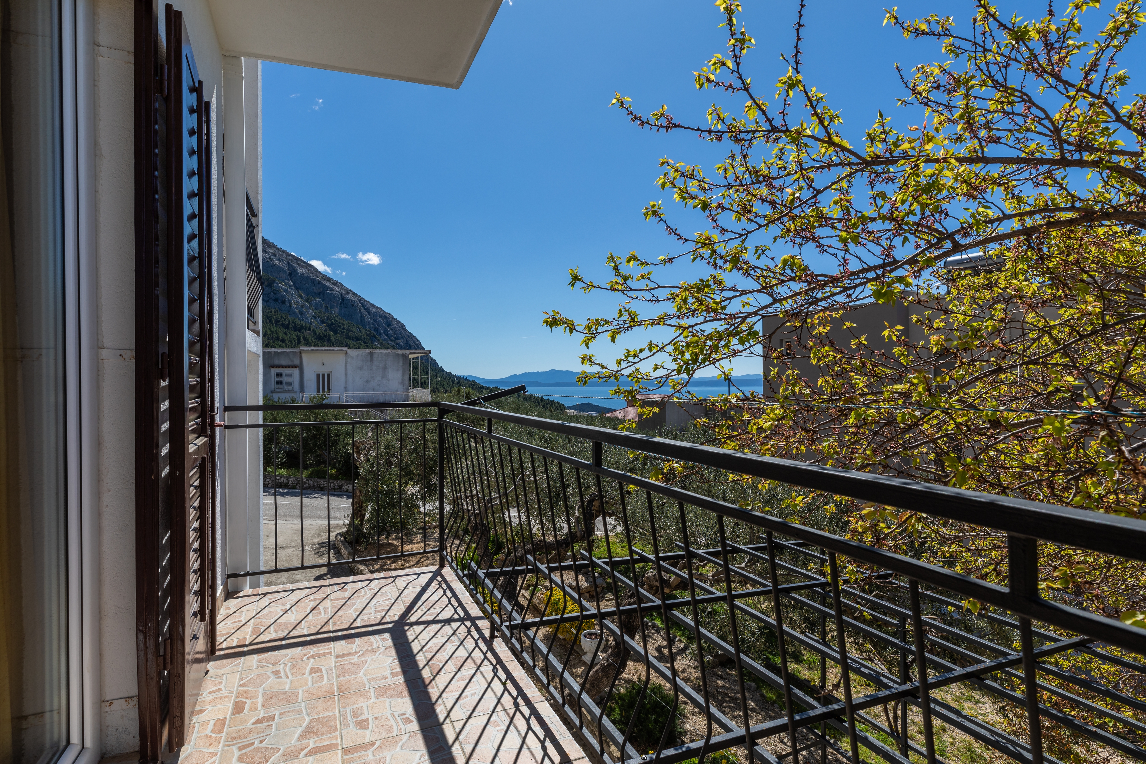 Three bedroom apartment with terrace and sea view Makarska  A-a