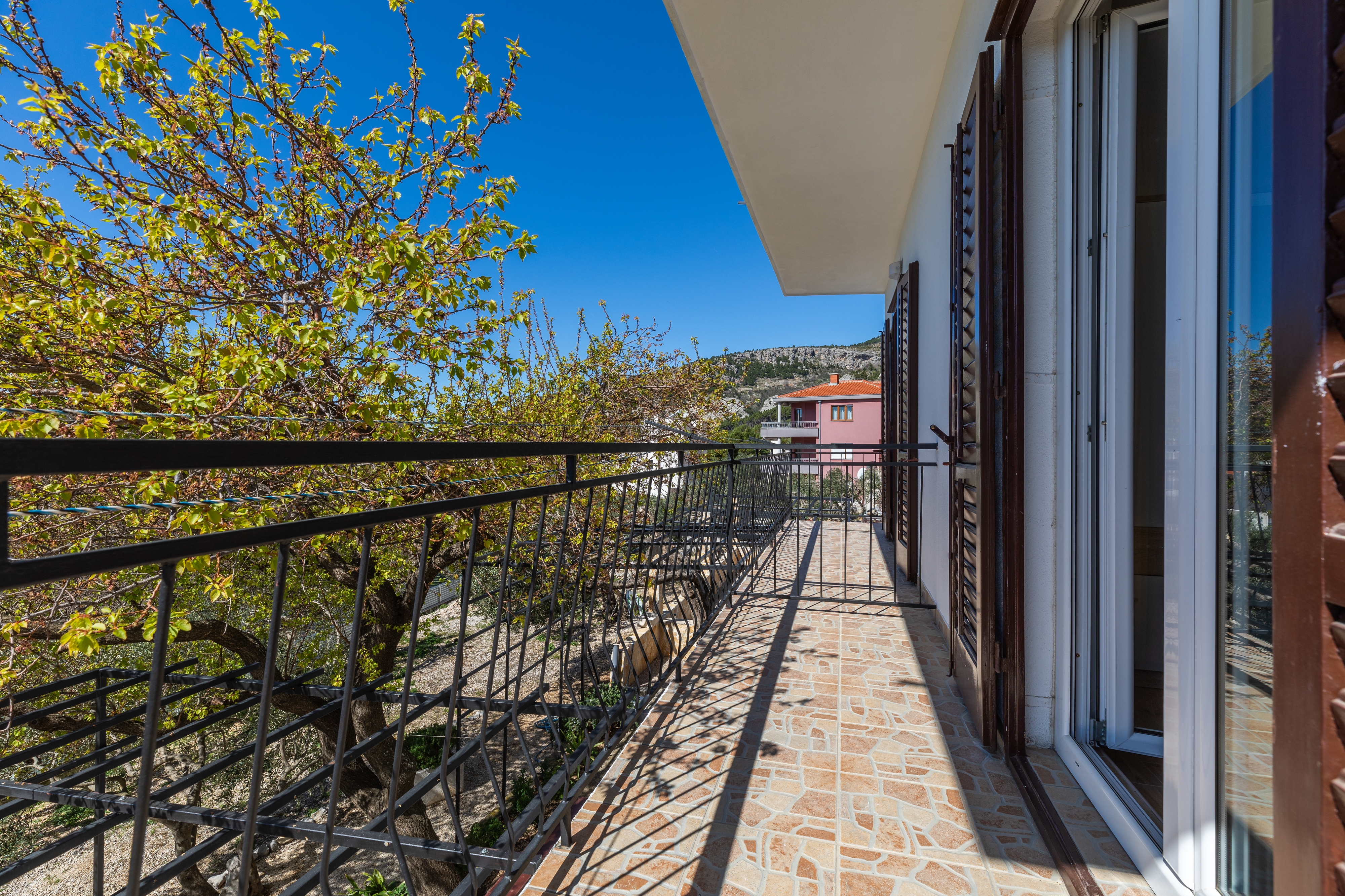Three bedroom apartment with terrace and sea view Makarska  A-a