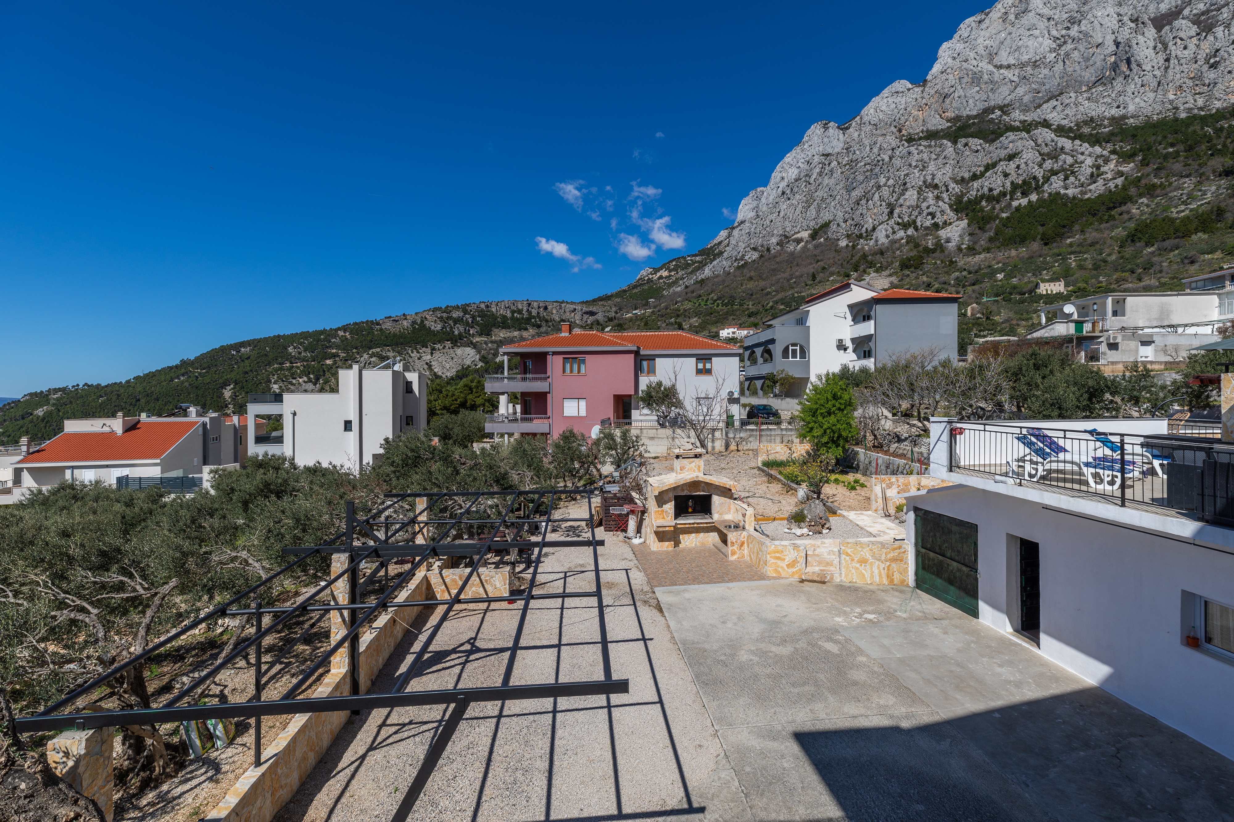 Three bedroom apartment with terrace and sea view Makarska  A-a