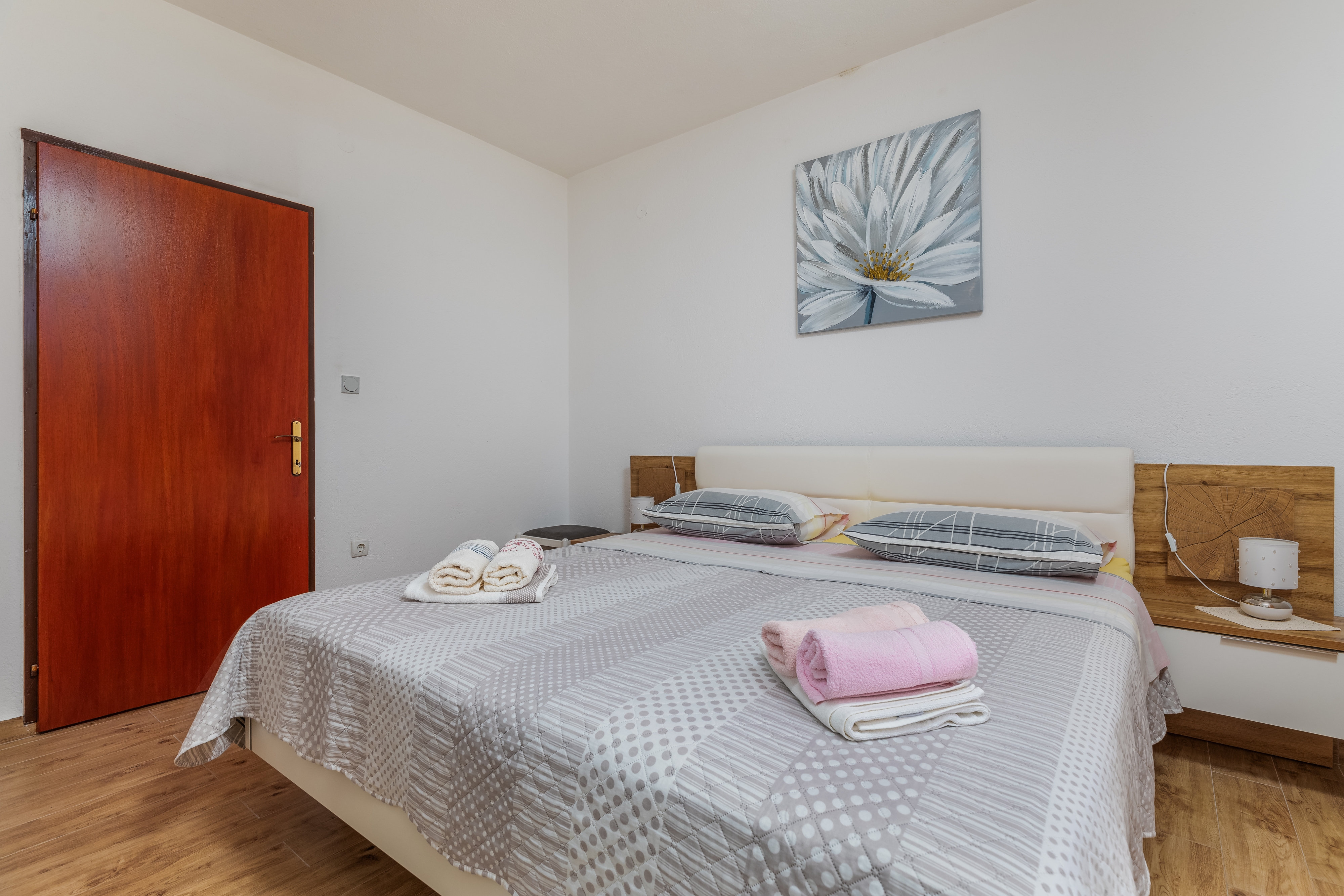 Three bedroom apartment with terrace and sea view Makarska  A-a
