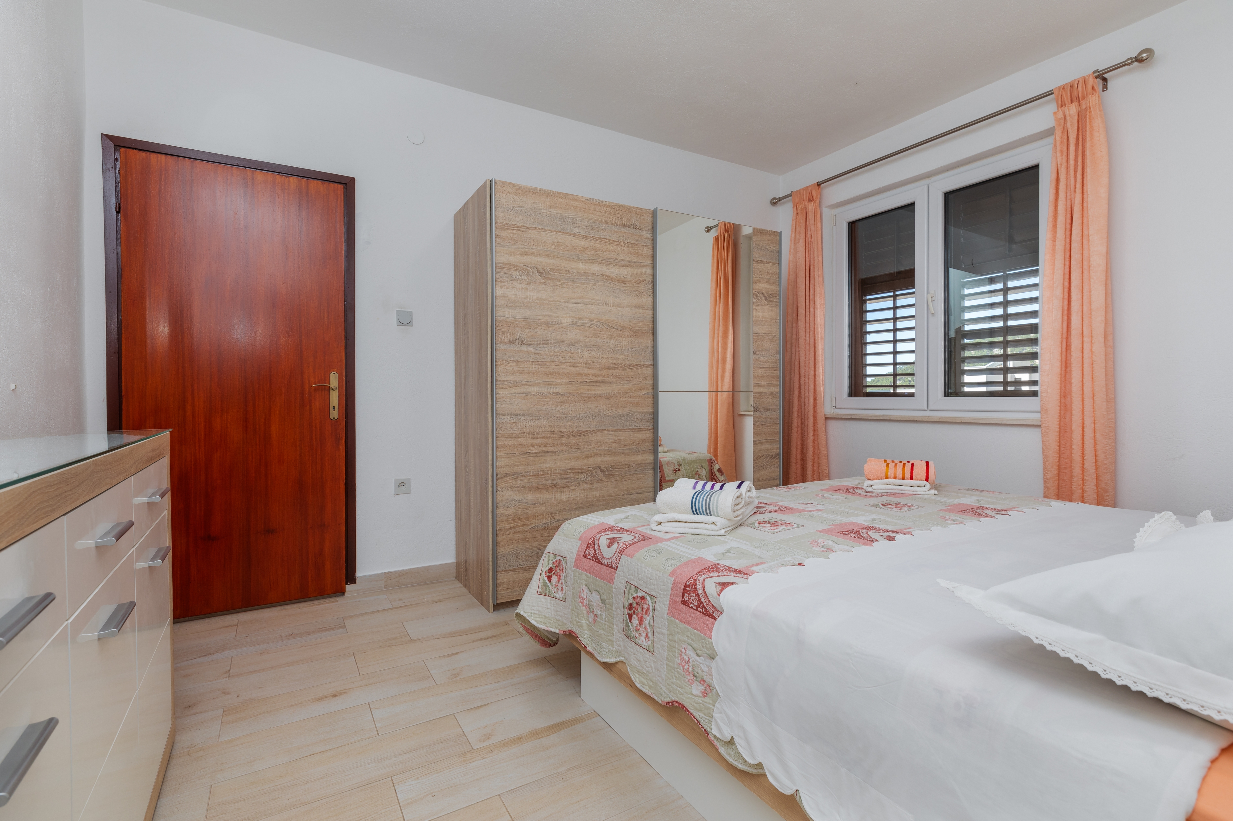 Three bedroom apartment with terrace and sea view Makarska  A-a