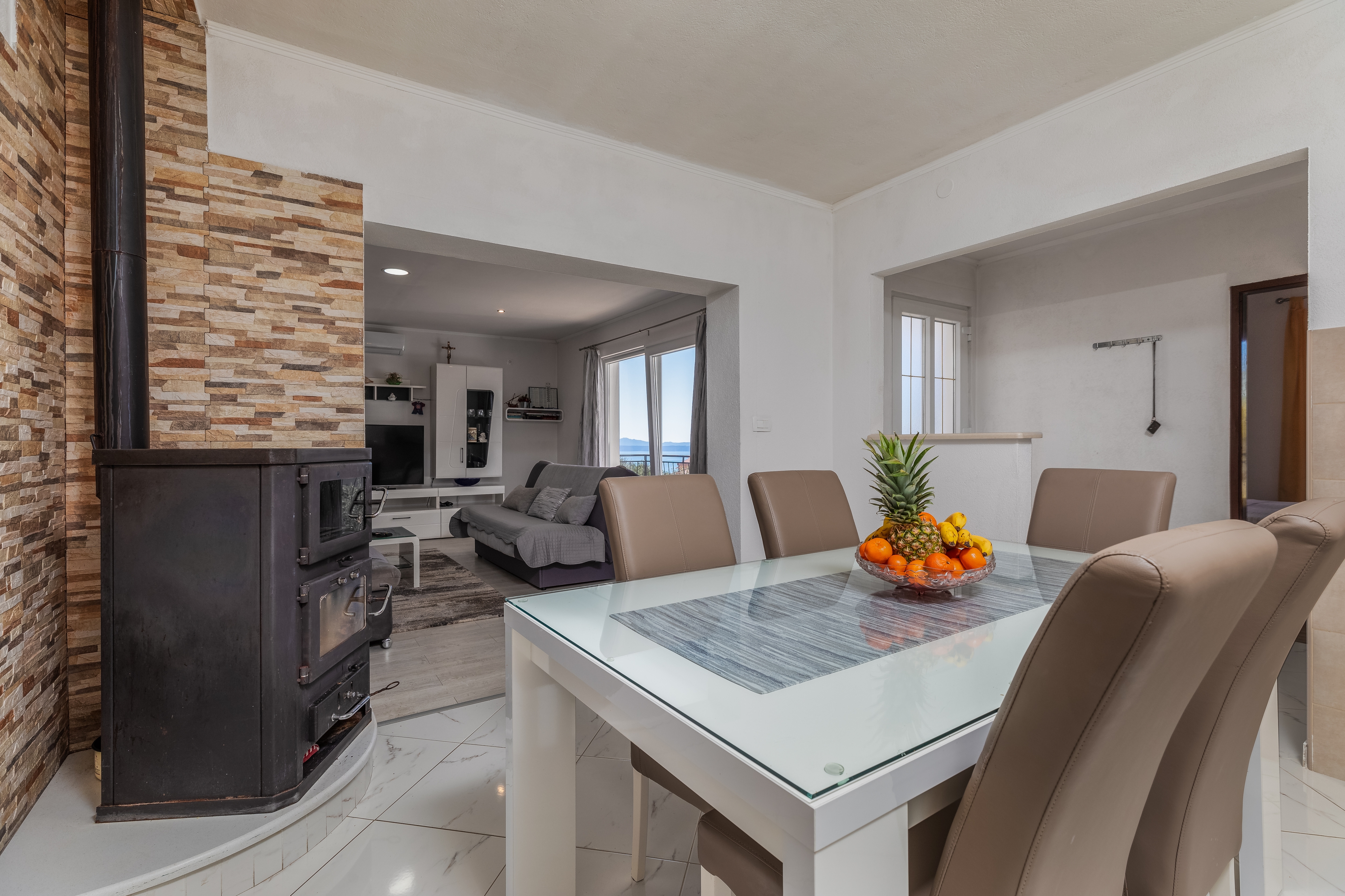 Three bedroom apartment with terrace and sea view Makarska  A-a