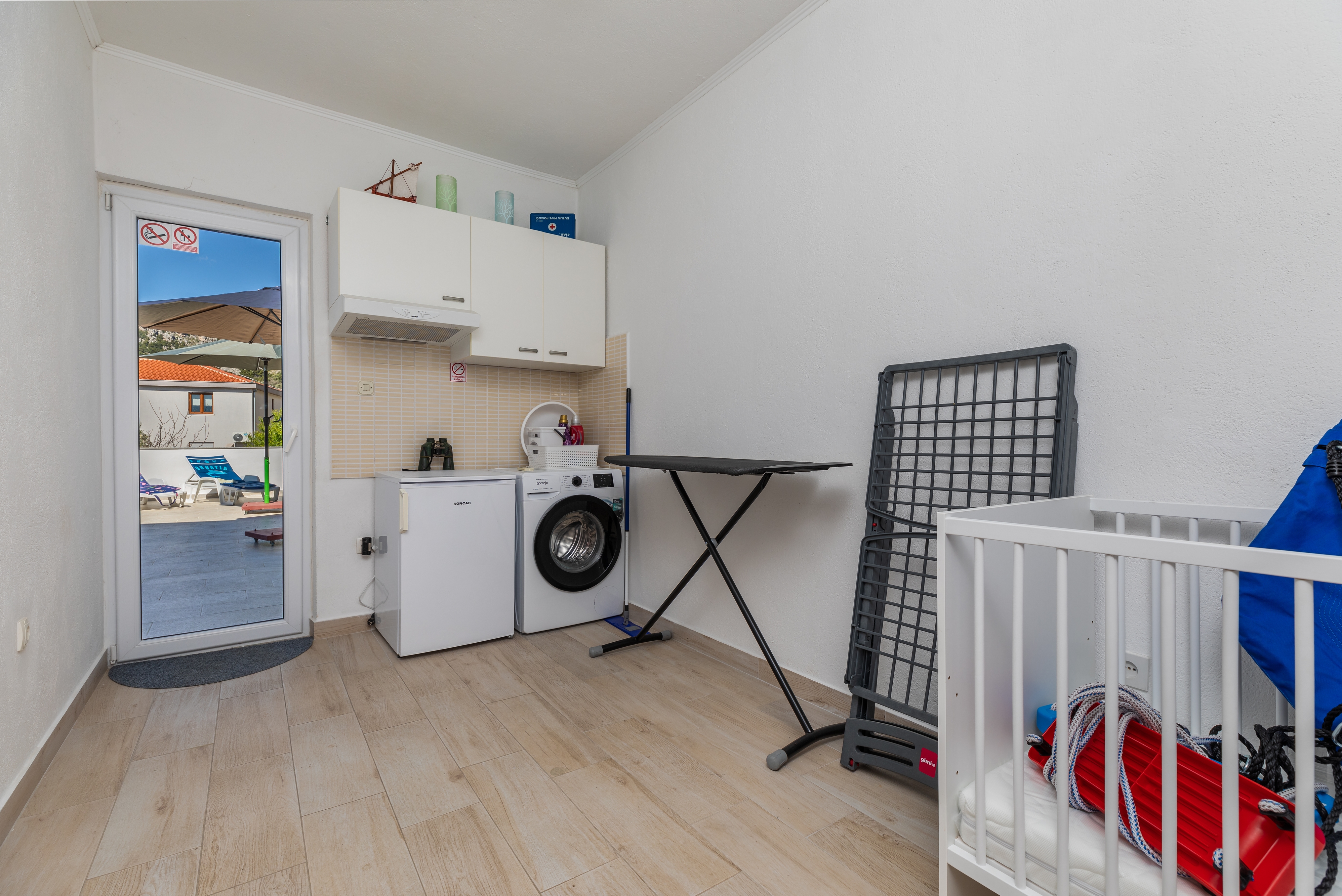Three bedroom apartment with terrace and sea view Makarska  A-a