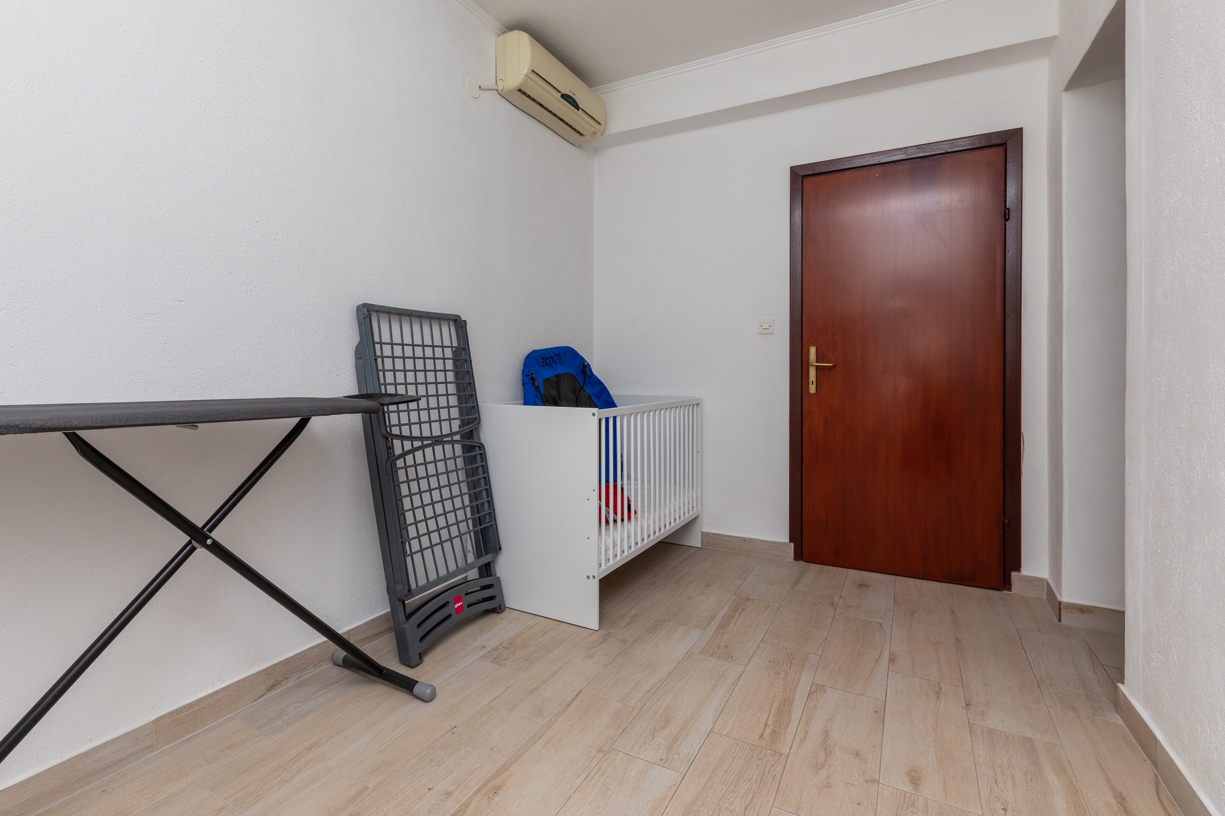 Three bedroom apartment with terrace and sea view Makarska  A-a