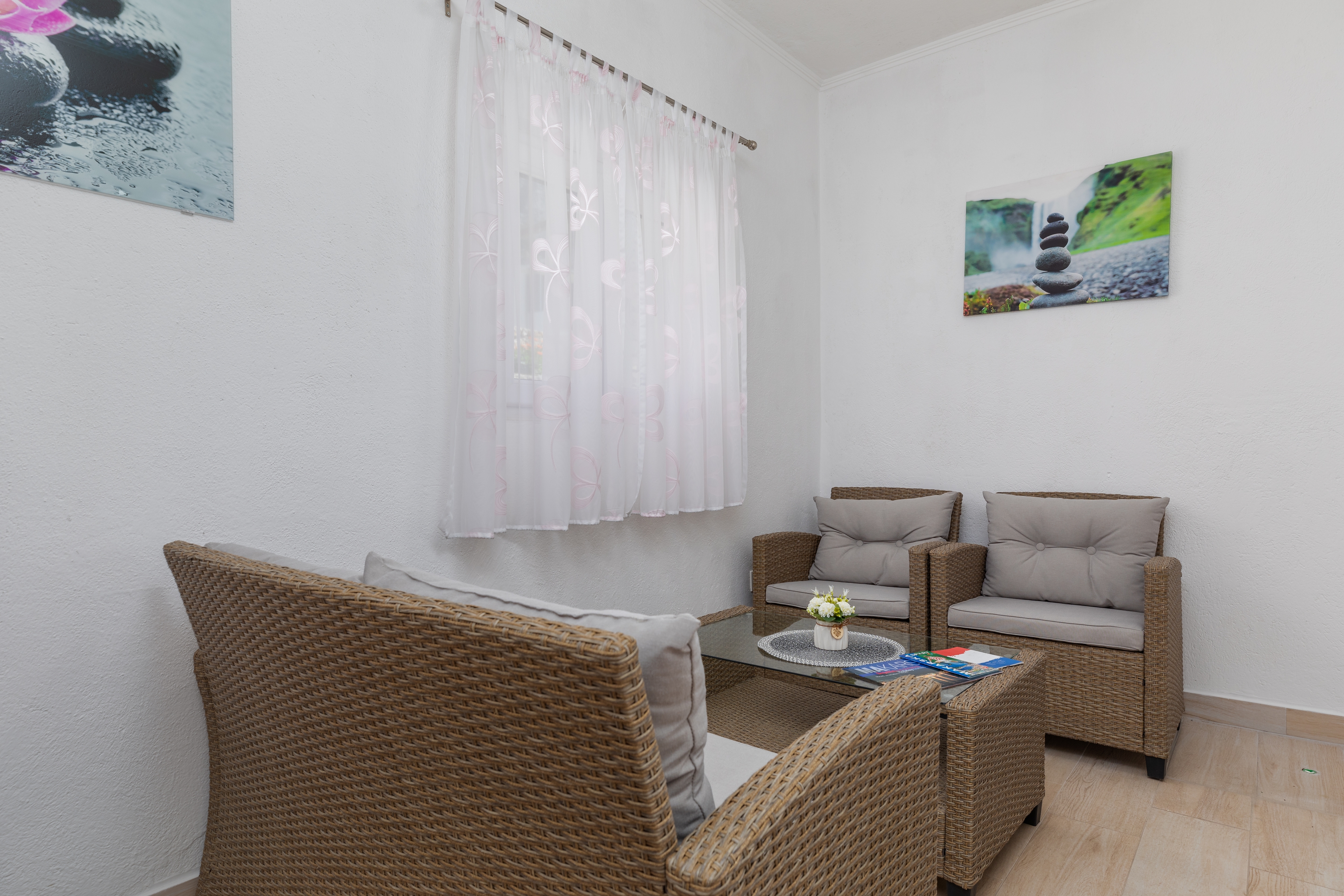 Three bedroom apartment with terrace and sea view Makarska  A-a