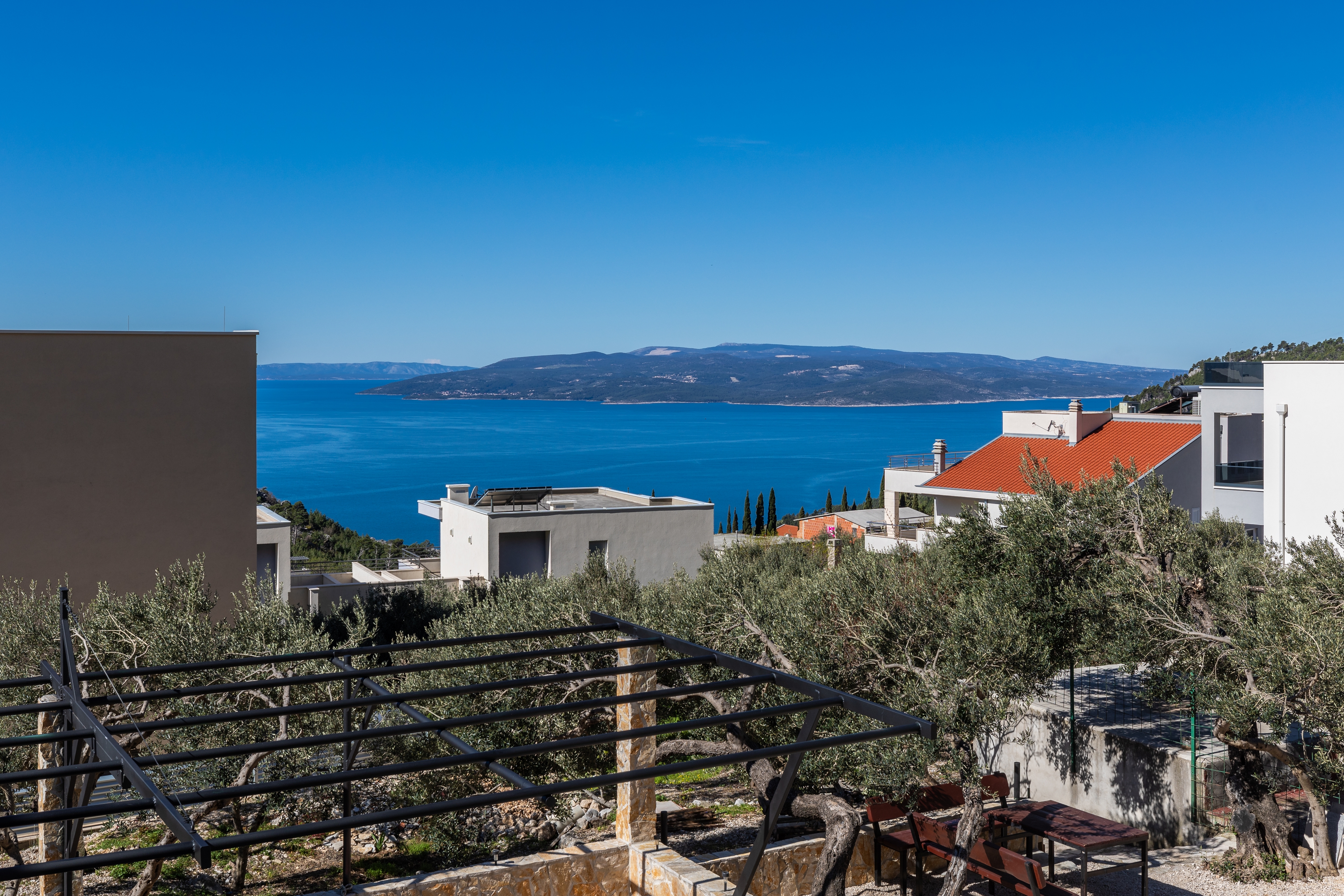Three bedroom apartment with terrace and sea view Makarska  A-a