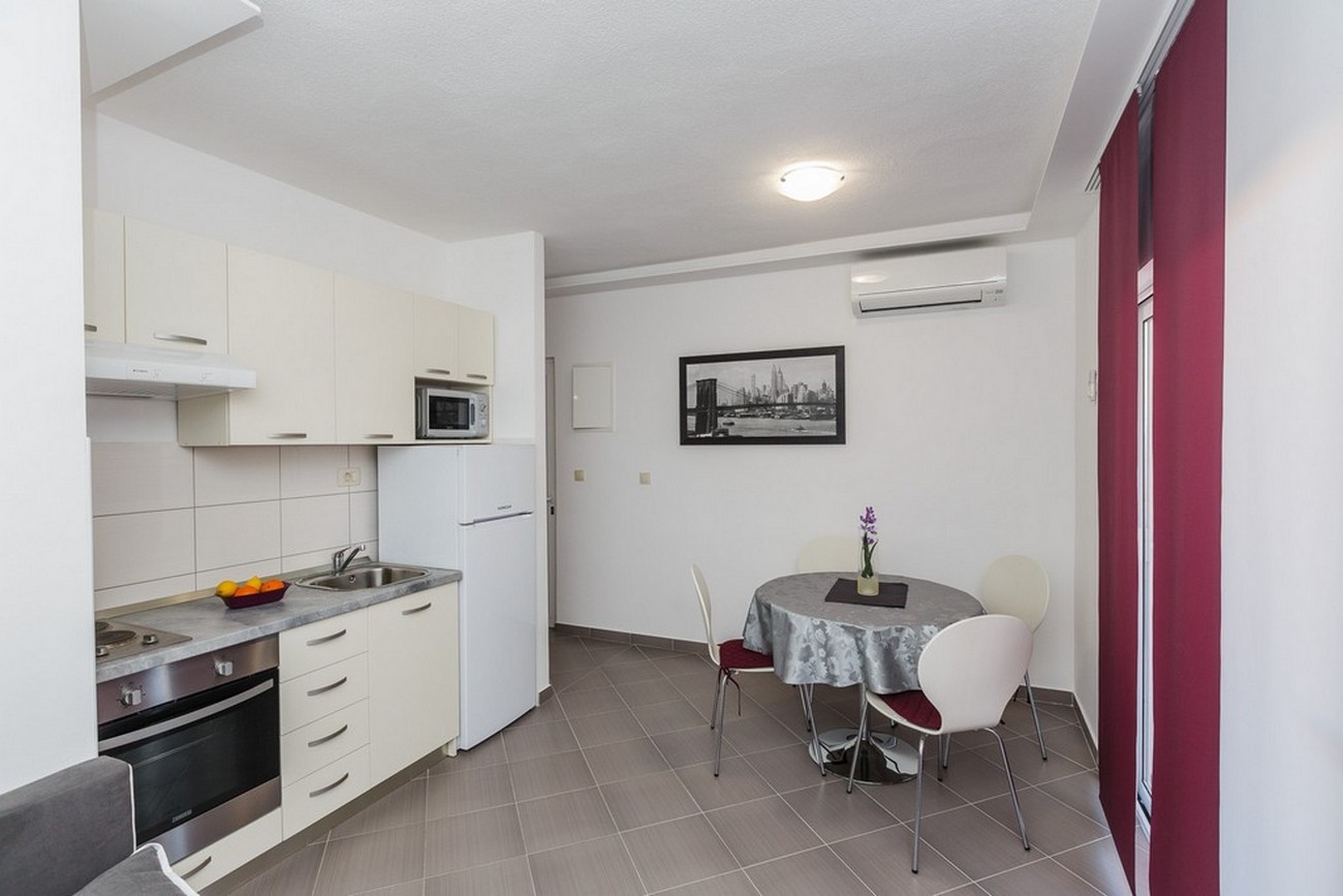 Two bedroom apartment with terrace and sea view Mastrinka, Čiovo  A-a