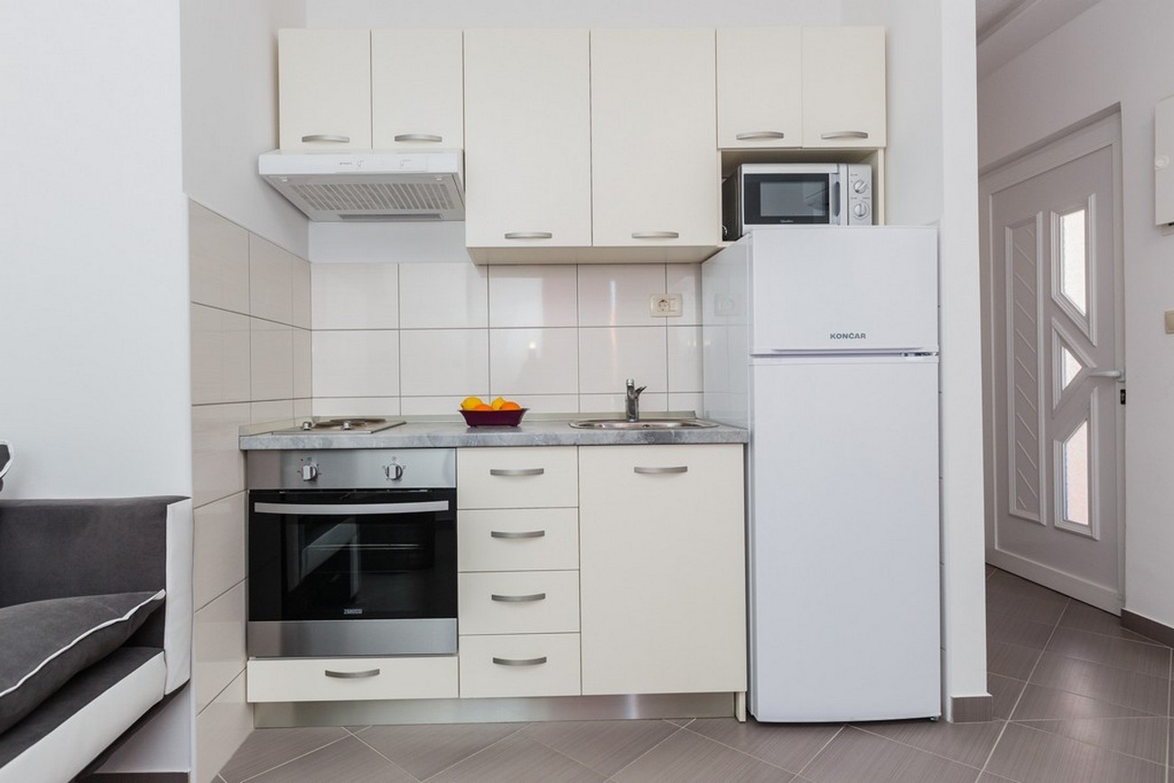 Two bedroom apartment with terrace and sea view Mastrinka, Čiovo  A-a