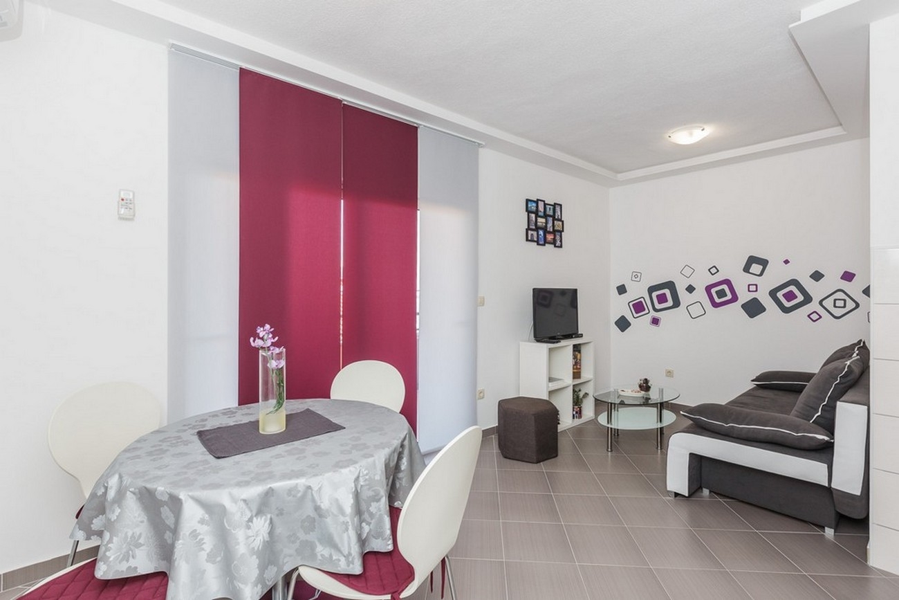 Two bedroom apartment with terrace and sea view Mastrinka, Čiovo  A-a