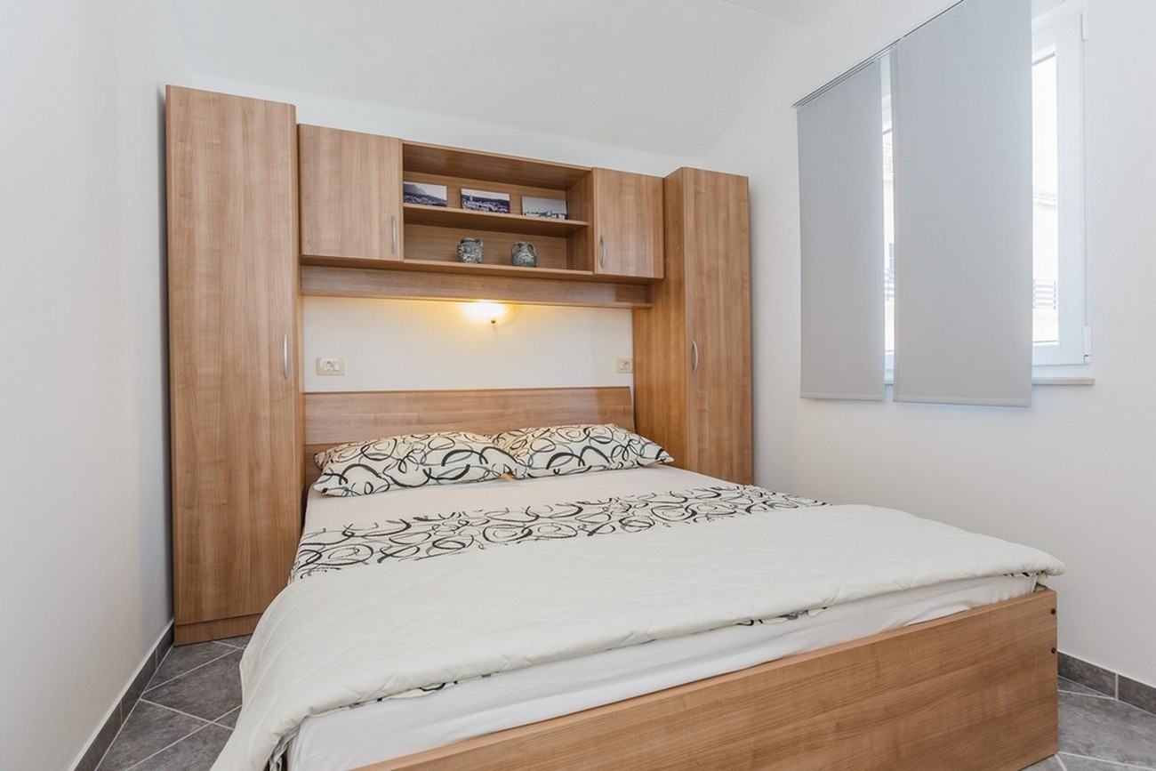 Two bedroom apartment with terrace and sea view Mastrinka, Čiovo  A-b
